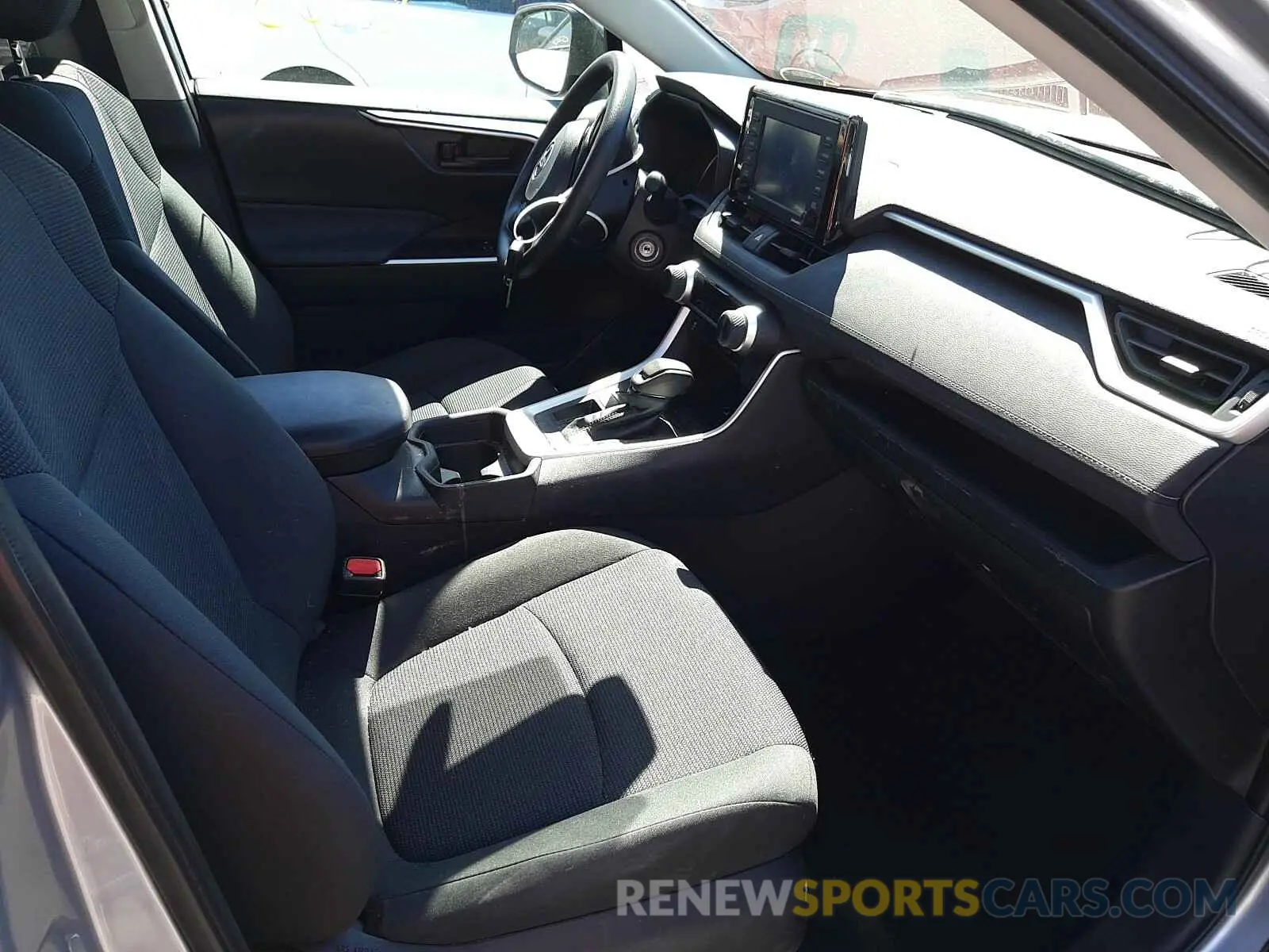 5 fotografías del automóvil dañado 2T3H1RFVXMC094463 TOYOTA RAV4 2021