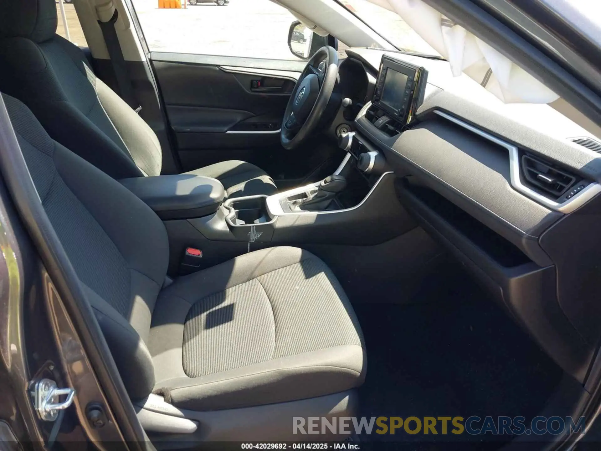 5 fotografías del automóvil dañado 2T3H1RFVXMW127587 TOYOTA RAV4 2021