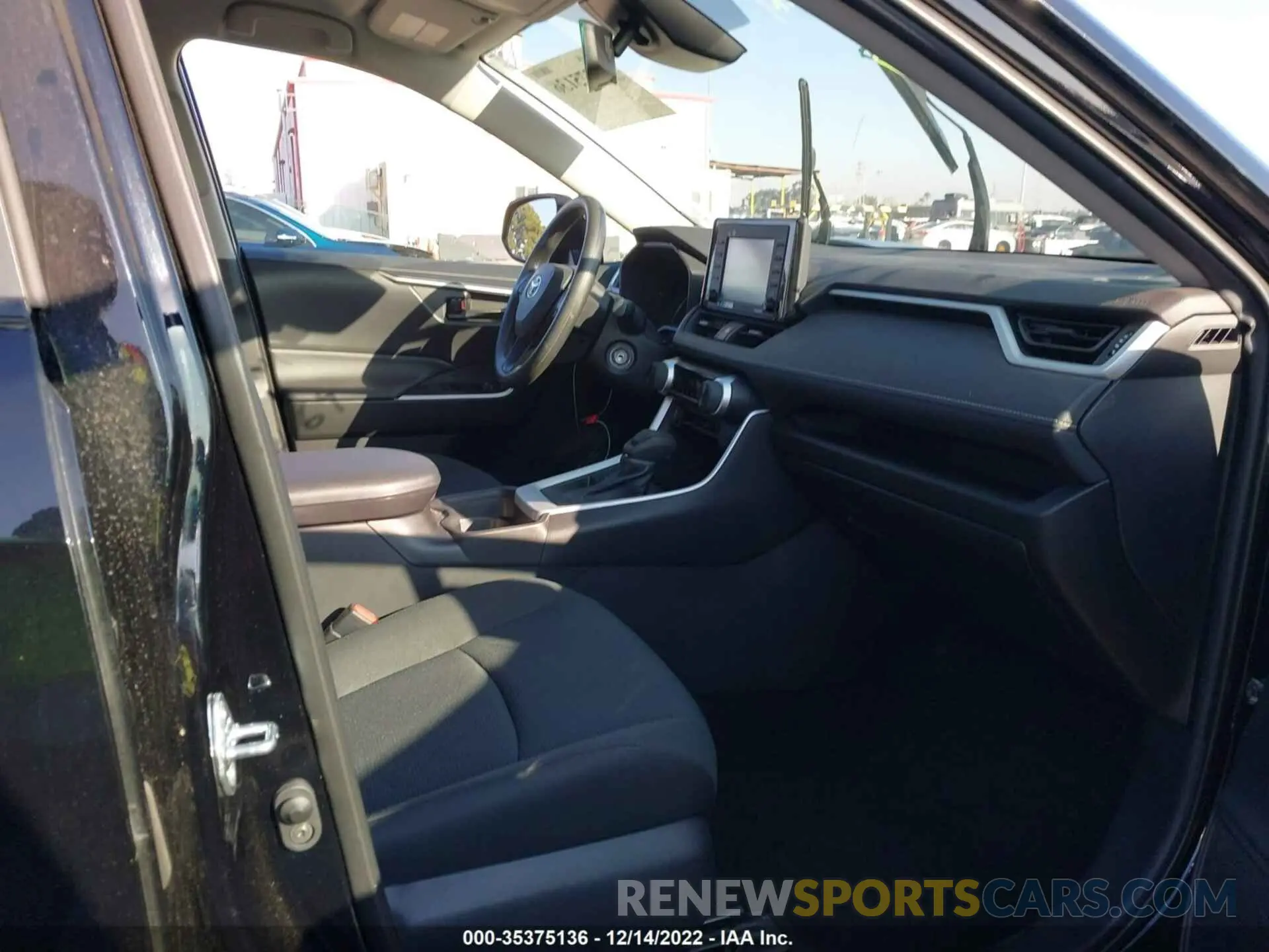 5 fotografías del automóvil dañado 2T3K1RFV9MC166145 TOYOTA RAV4 2021