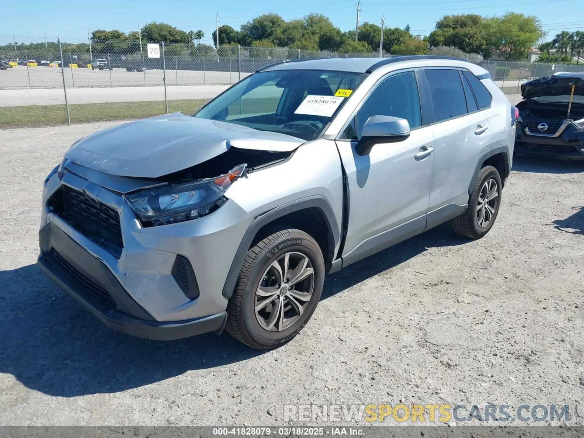 2 fotografías del automóvil dañado 2T3K1RFVXMW137445 TOYOTA RAV4 2021