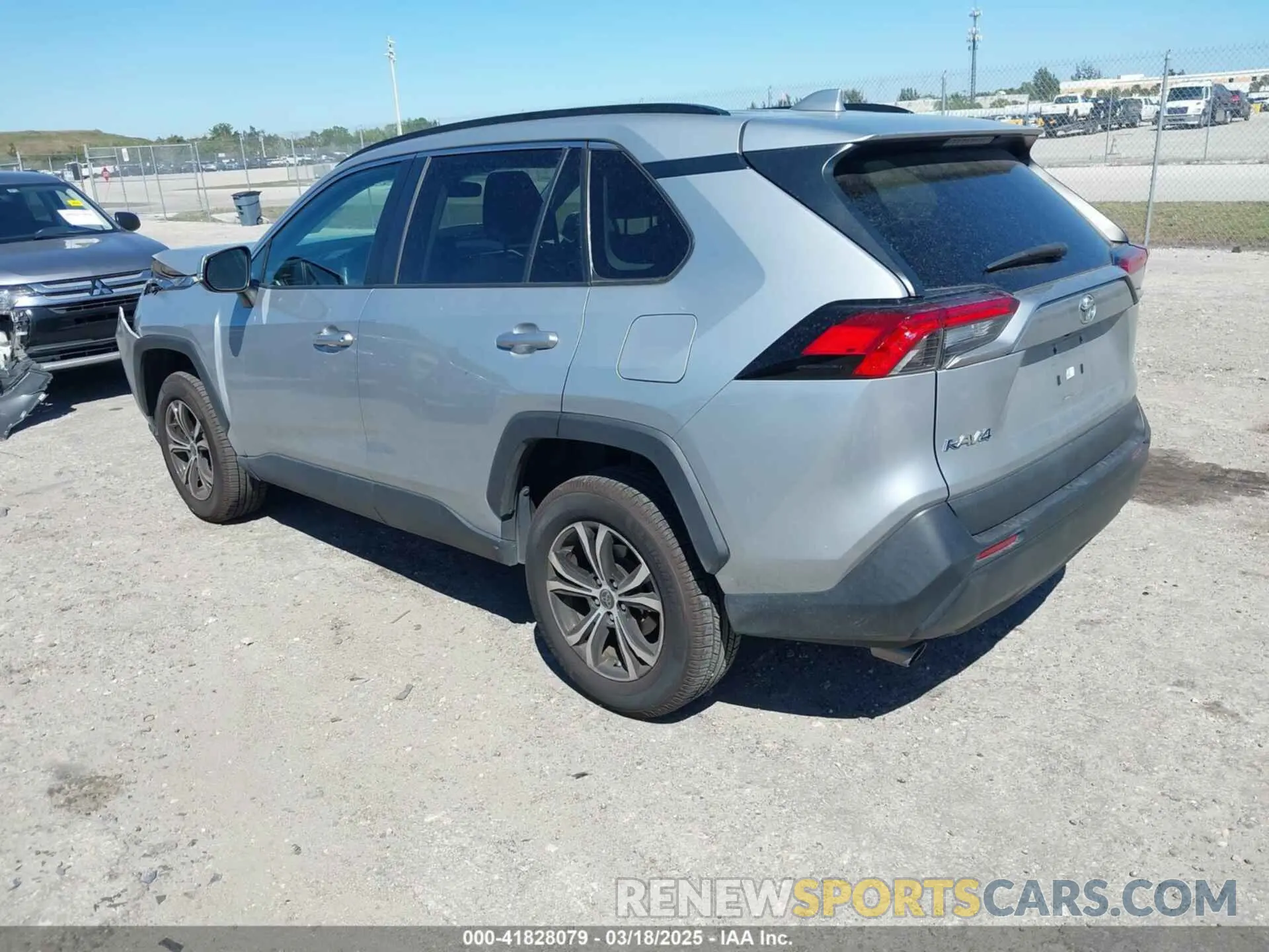 3 fotografías del automóvil dañado 2T3K1RFVXMW137445 TOYOTA RAV4 2021