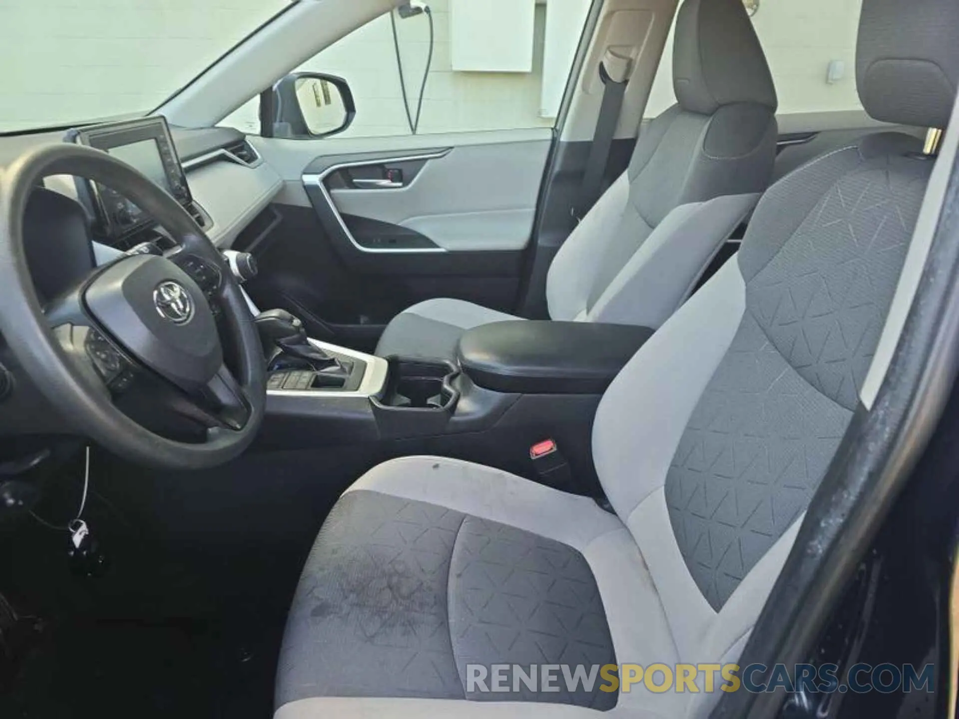 11 fotografías del automóvil dañado 2T3P1RFV0MW225619 TOYOTA RAV4 2021