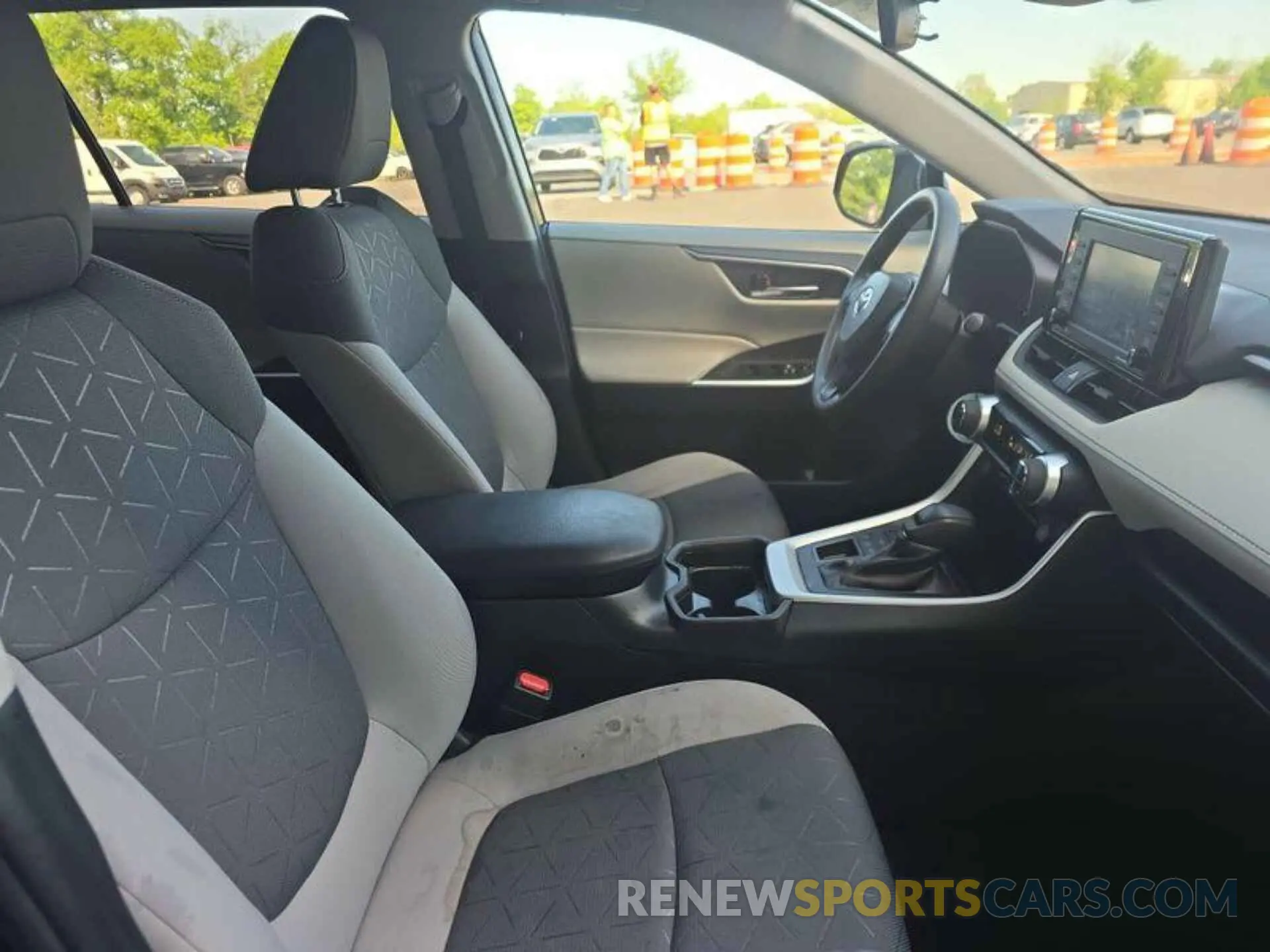 12 fotografías del automóvil dañado 2T3P1RFV0MW225619 TOYOTA RAV4 2021