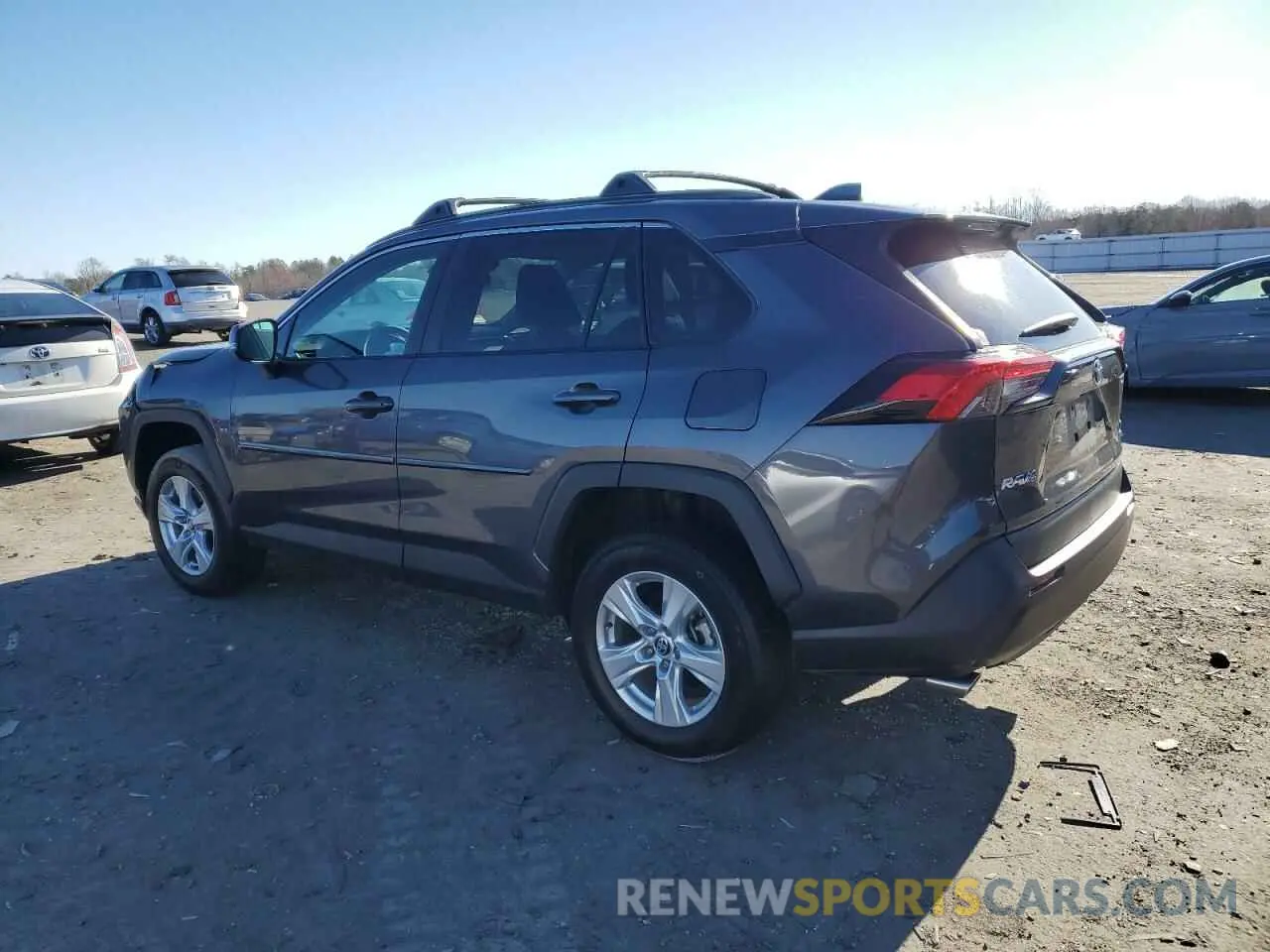2 fotografías del automóvil dañado 2T3P1RFV0MW241920 TOYOTA RAV4 2021