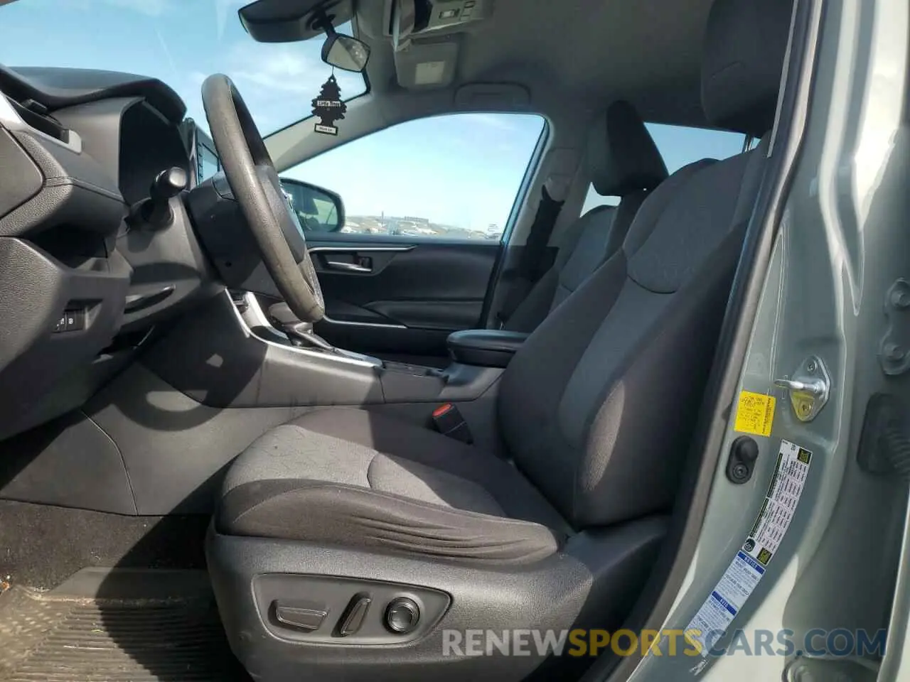 7 fotografías del automóvil dañado 2T3P1RFV2MW162541 TOYOTA RAV4 2021
