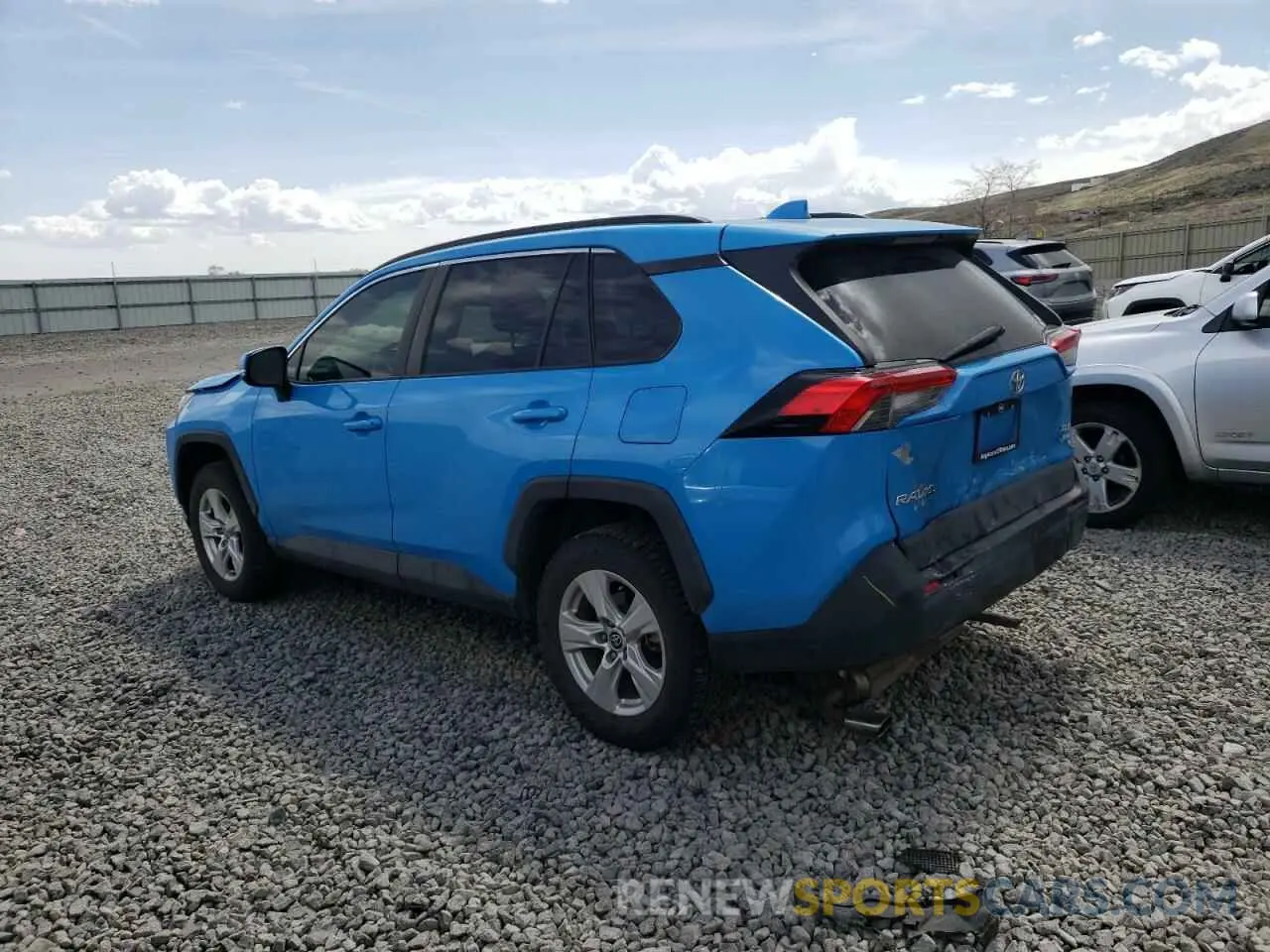 2 fotografías del automóvil dañado 2T3P1RFV2MW171370 TOYOTA RAV4 2021
