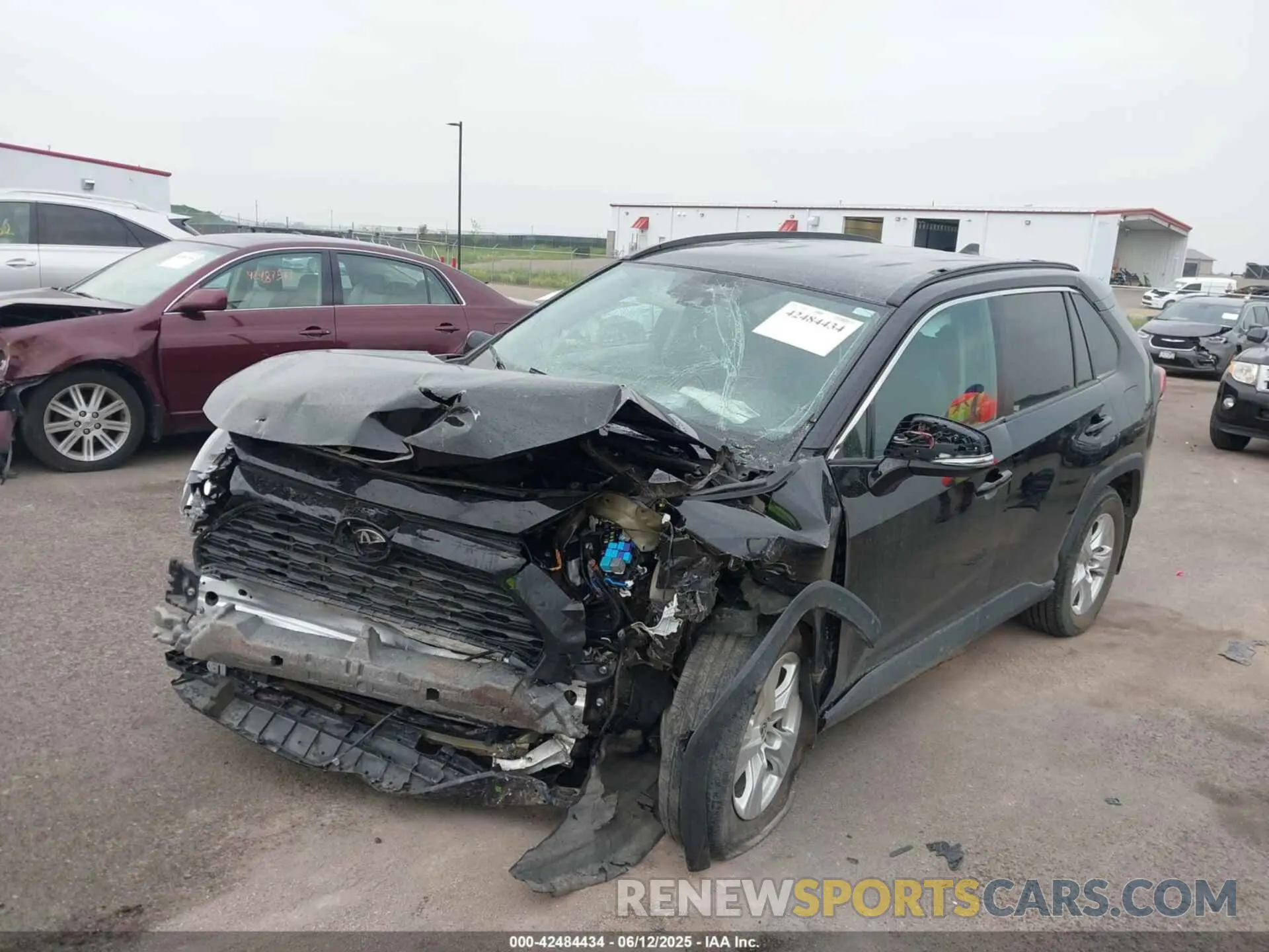 2 fotografías del automóvil dañado 2T3P1RFV2MW208496 TOYOTA RAV4 2021