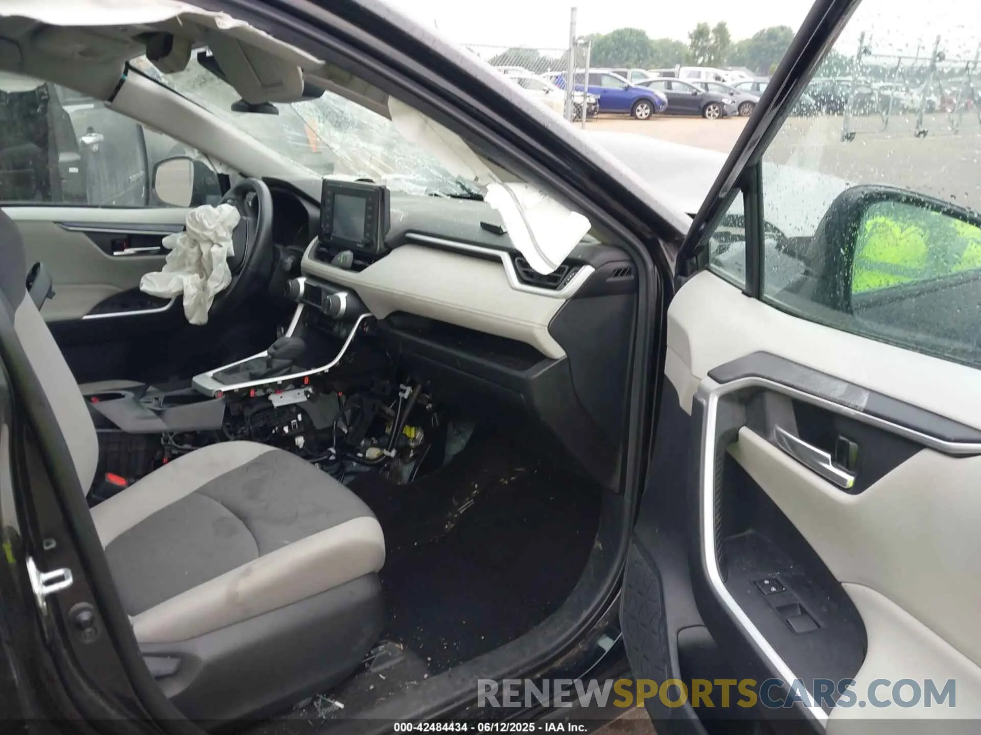 5 fotografías del automóvil dañado 2T3P1RFV2MW208496 TOYOTA RAV4 2021