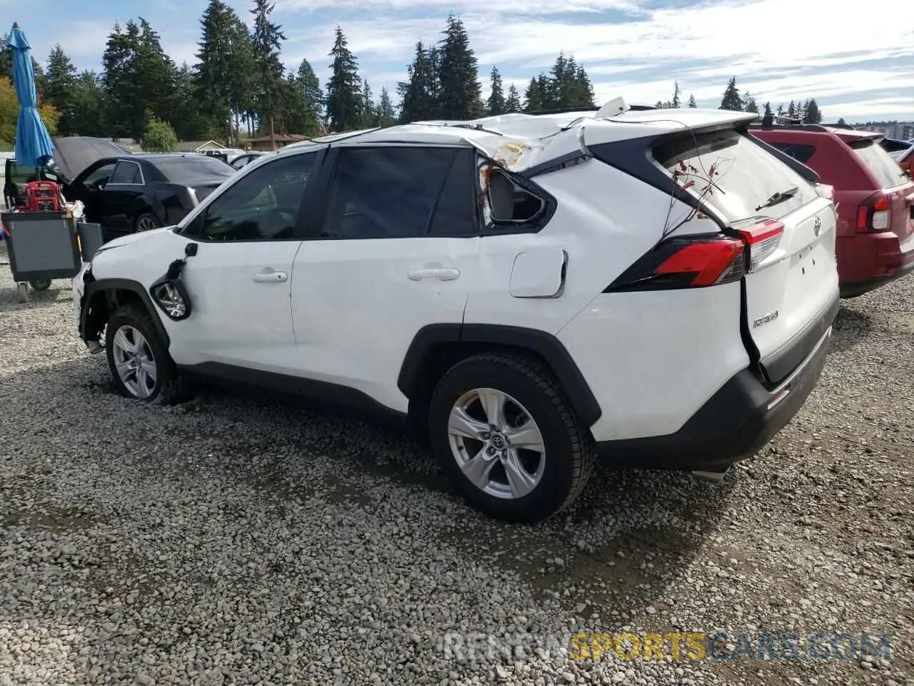 2 fotografías del automóvil dañado 2T3P1RFV4MC191752 TOYOTA RAV4 2021