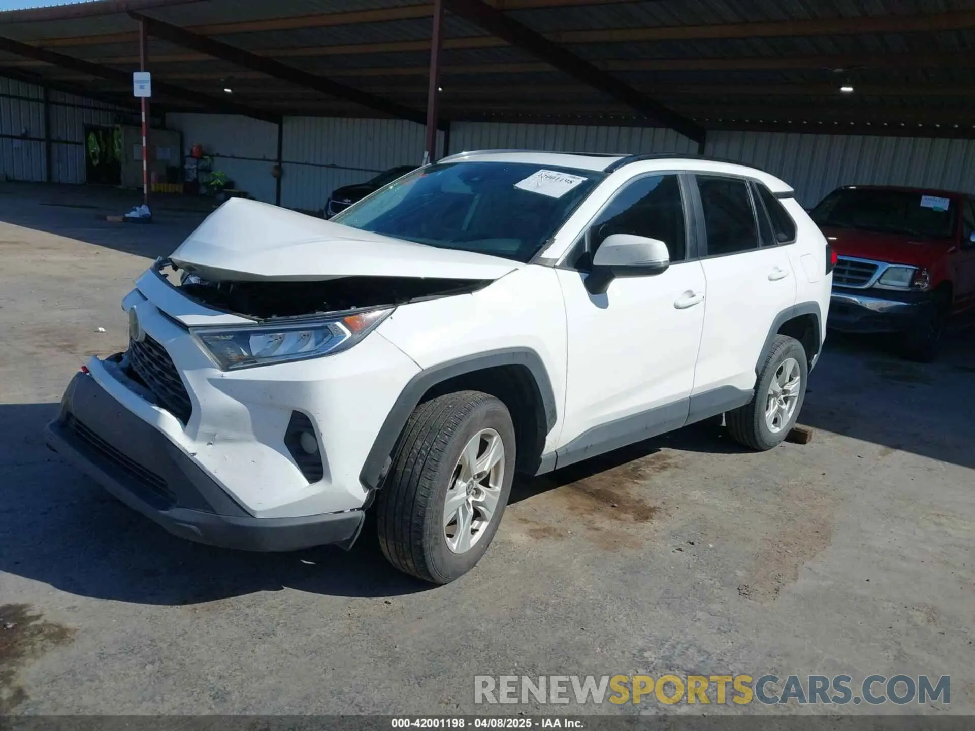 2 fotografías del automóvil dañado 2T3P1RFV4MC210249 TOYOTA RAV4 2021