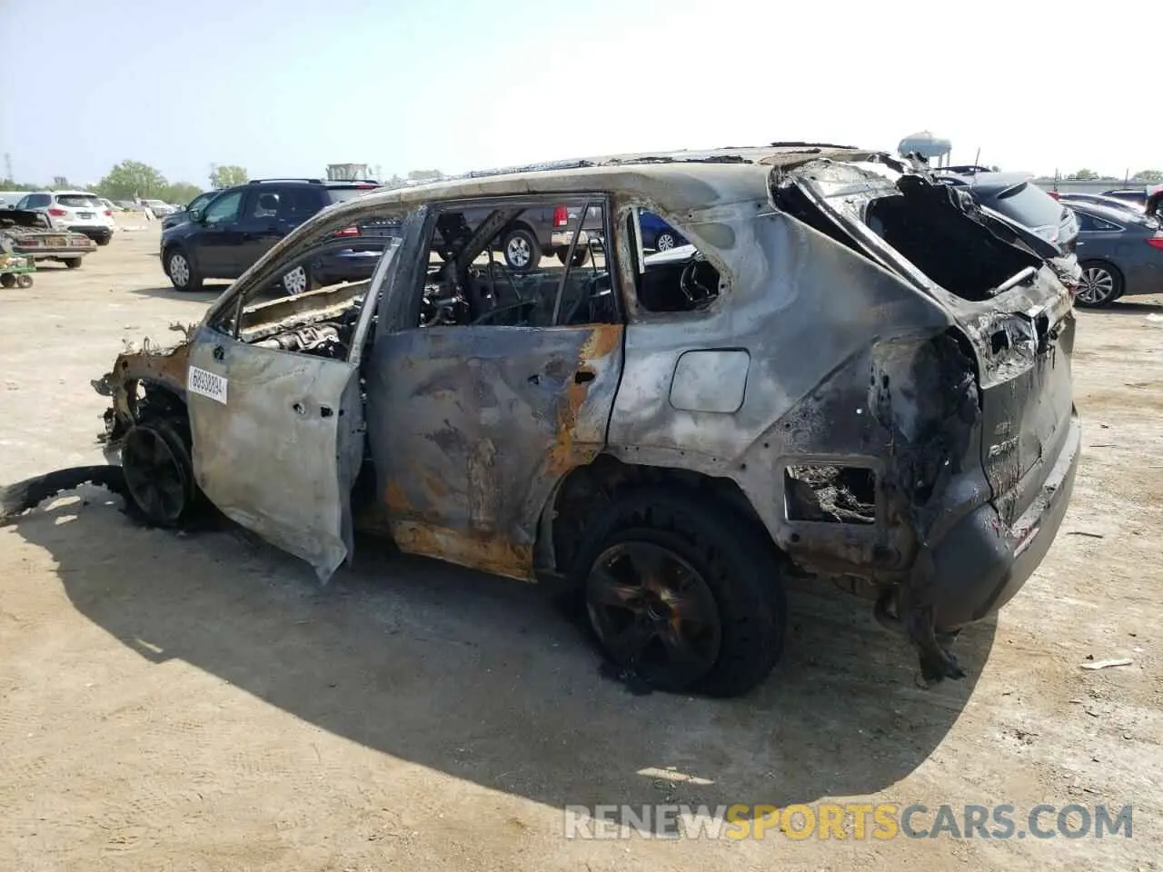 2 fotografías del automóvil dañado 2T3P1RFV4MW141304 TOYOTA RAV4 2021