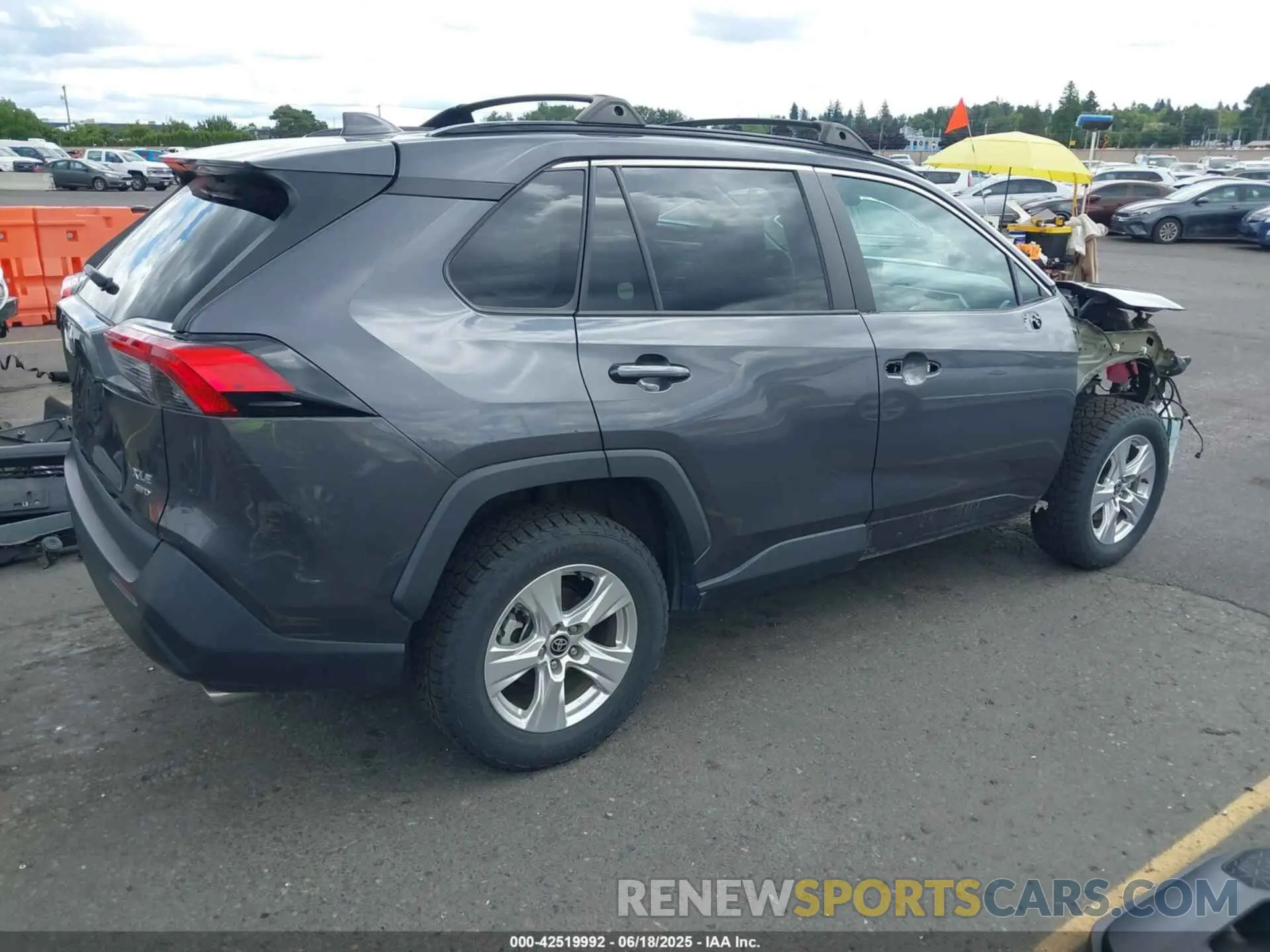 4 fotografías del automóvil dañado 2T3P1RFV5MW230332 TOYOTA RAV4 2021
