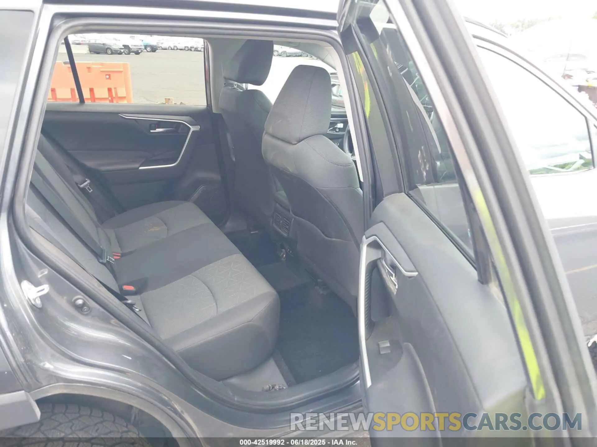 8 fotografías del automóvil dañado 2T3P1RFV5MW230332 TOYOTA RAV4 2021