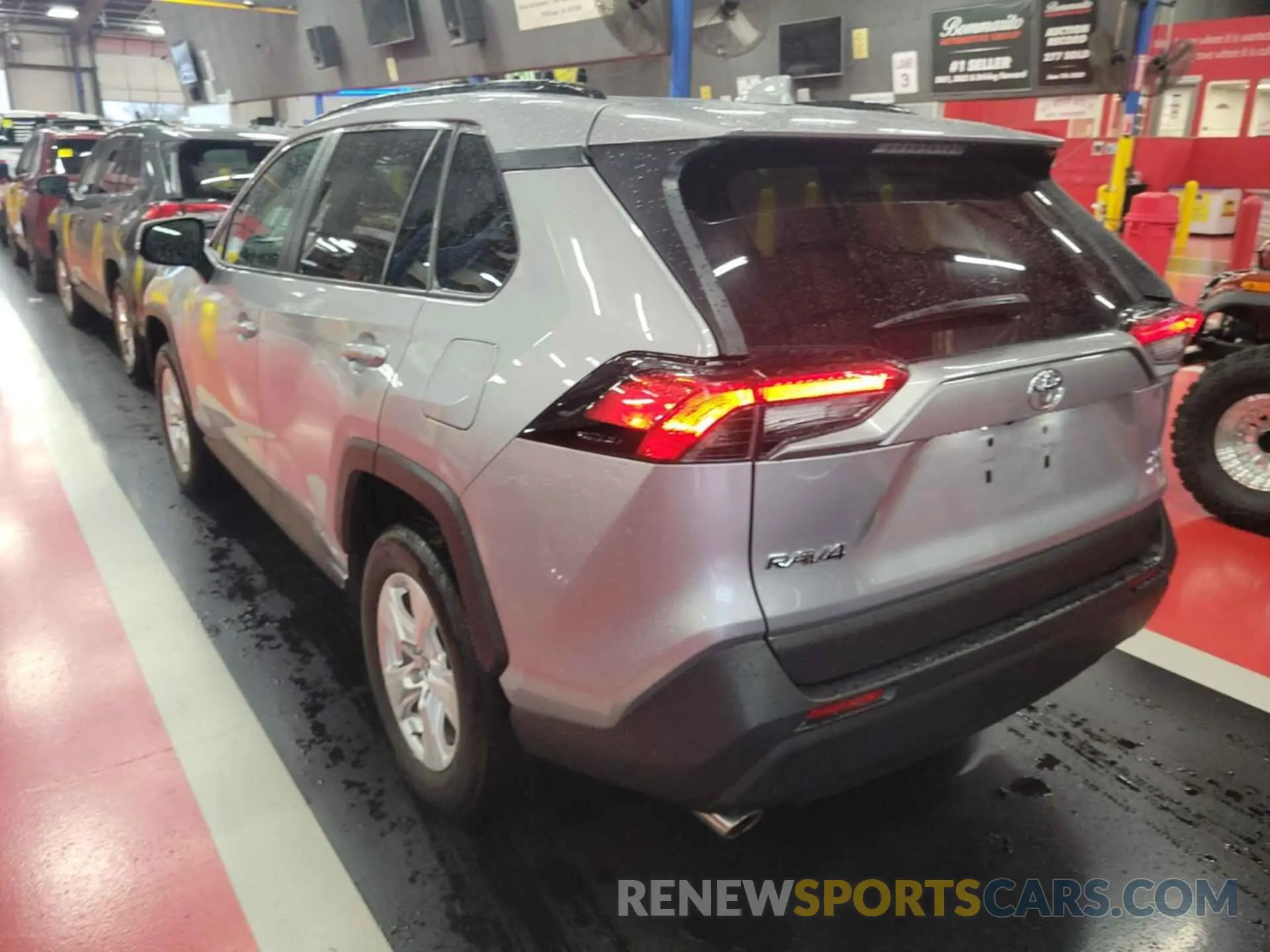 2 fotografías del automóvil dañado 2T3P1RFV9MC233574 TOYOTA RAV4 2021