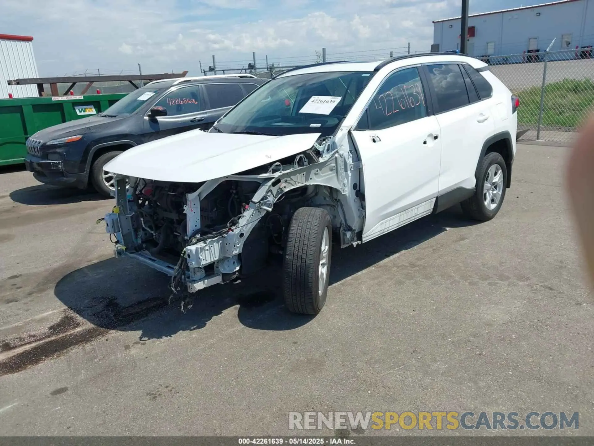 2 fotografías del automóvil dañado 2T3P1RFVXMC202835 TOYOTA RAV4 2021