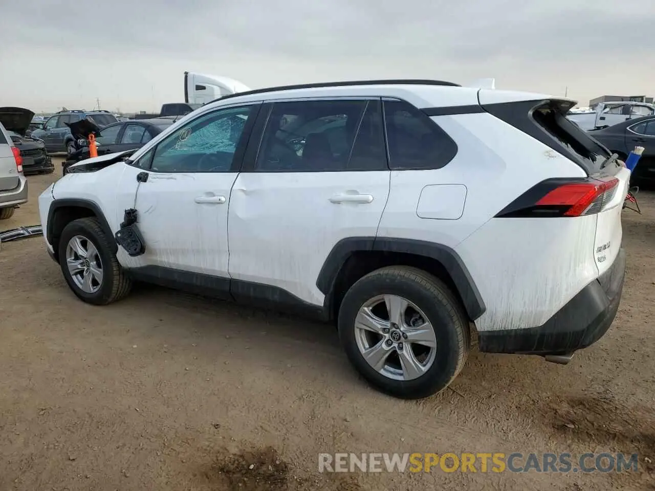 2 fotografías del automóvil dañado 2T3P1RFVXMC225516 TOYOTA RAV4 2021