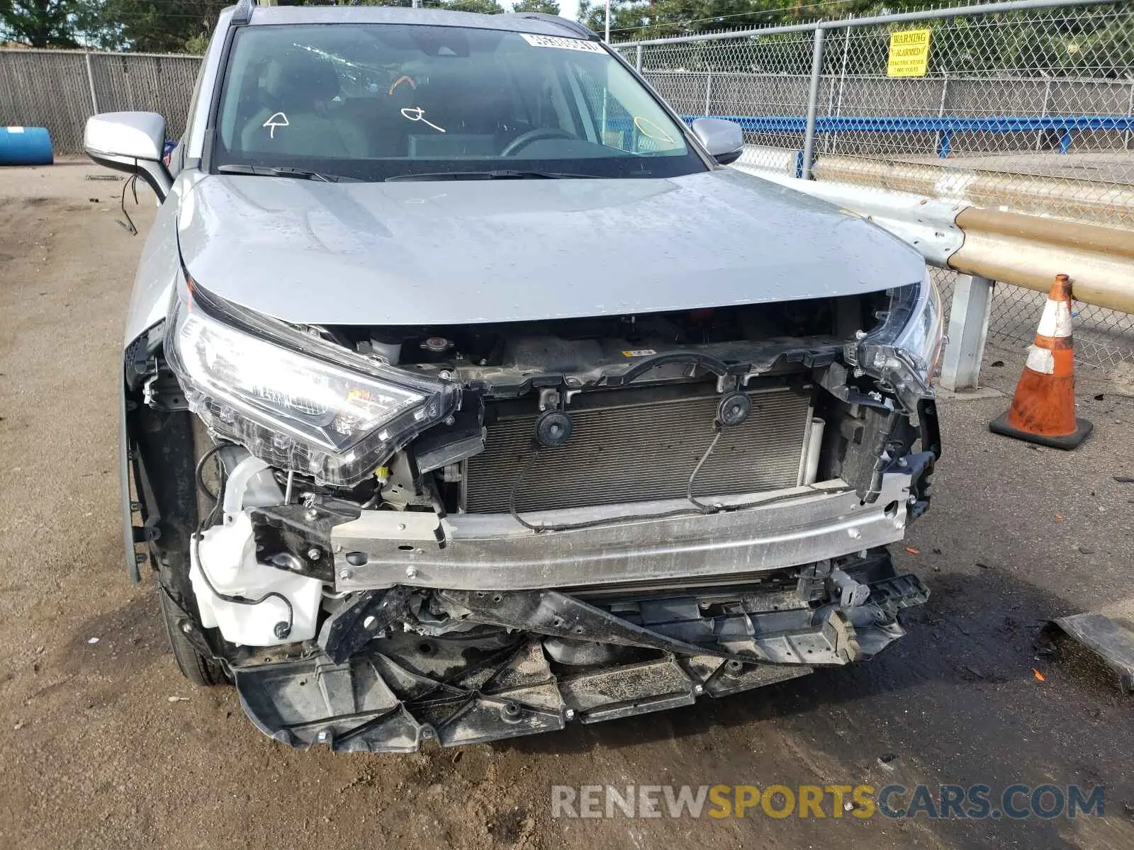 9 fotografías del automóvil dañado 2T3P1RFVXMW165039 TOYOTA RAV4 2021
