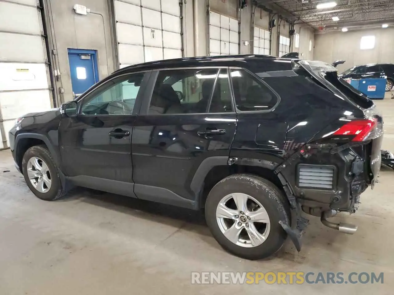 2 fotografías del automóvil dañado 2T3P1RFVXMW233744 TOYOTA RAV4 2021