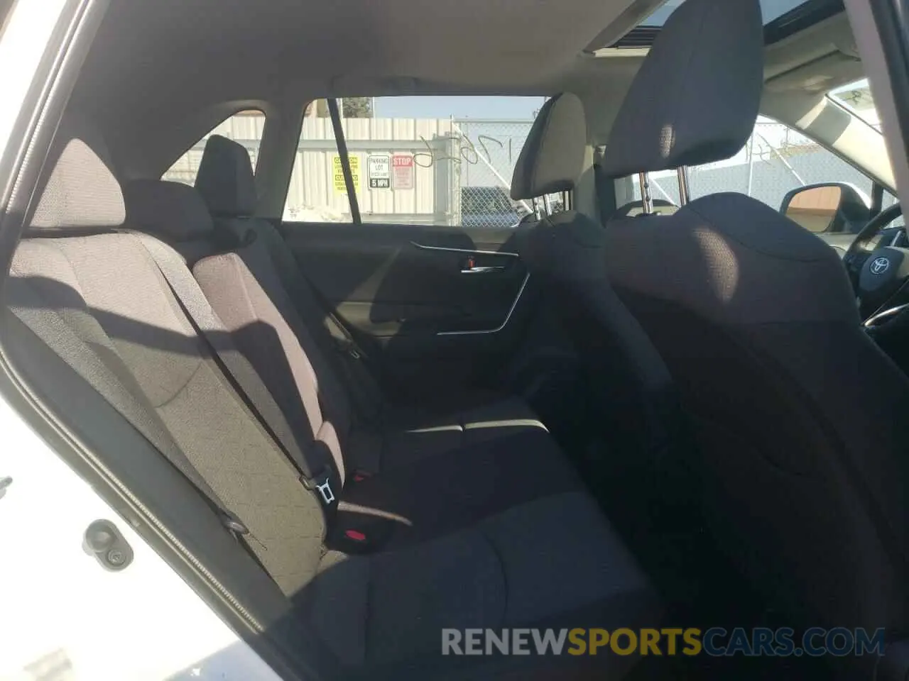 6 fotografías del automóvil dañado 2T3R6RFV1MW004721 TOYOTA RAV4 2021