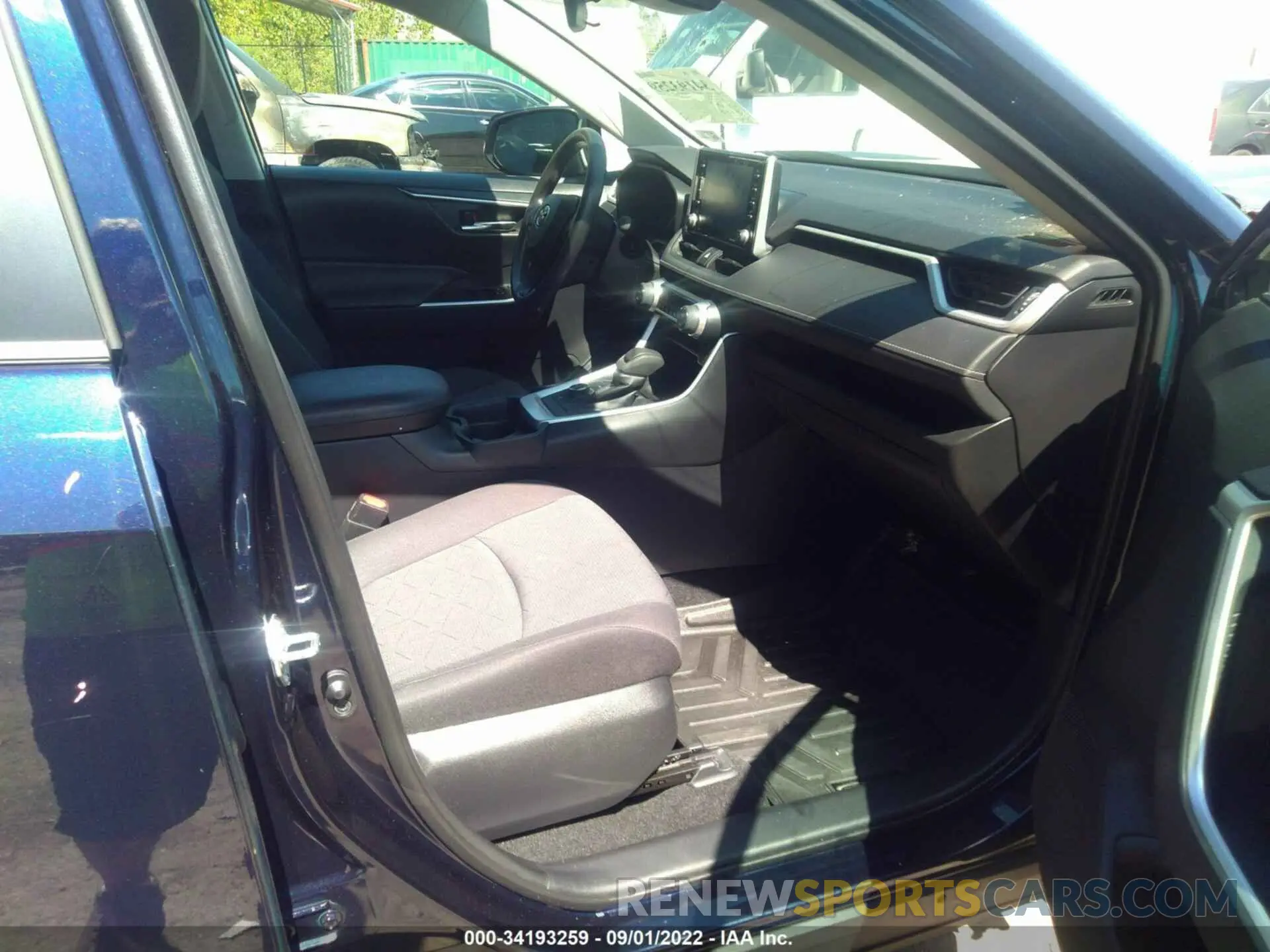 5 fotografías del automóvil dañado 2T3R6RFV7MW010166 TOYOTA RAV4 2021