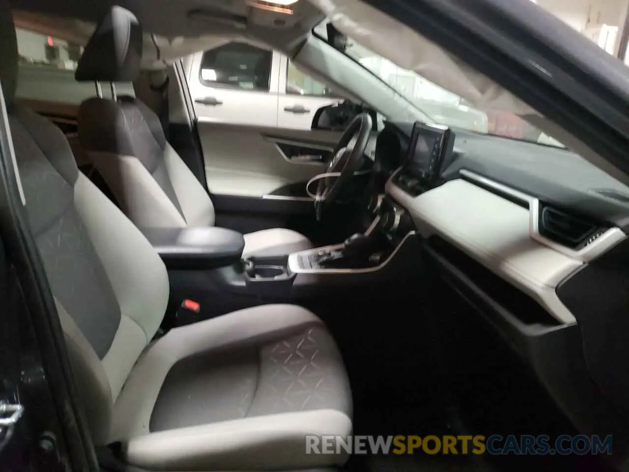 5 fotografías del automóvil dañado 2T3RWRFV1MW118492 TOYOTA RAV4 2021