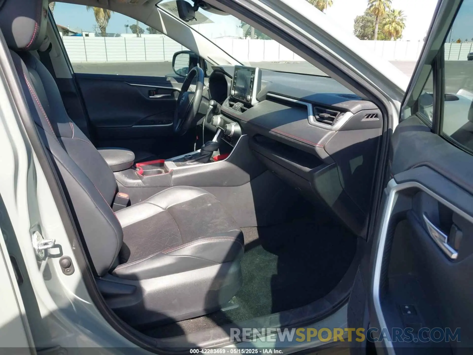 5 fotografías del automóvil dañado 2T3S1RFV9MW156892 TOYOTA RAV4 2021