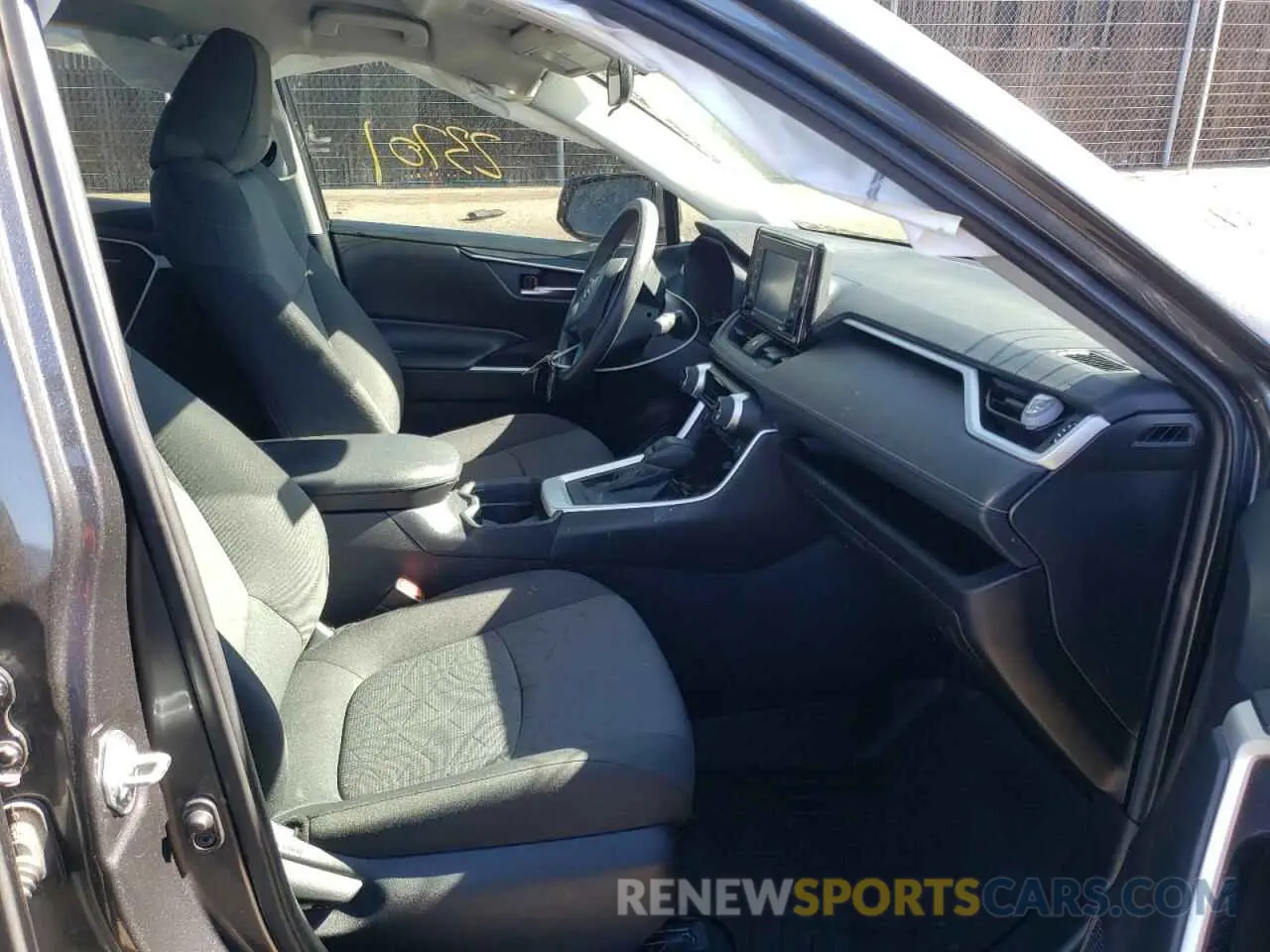 5 fotografías del automóvil dañado 2T3W1RFV0MC091241 TOYOTA RAV4 2021