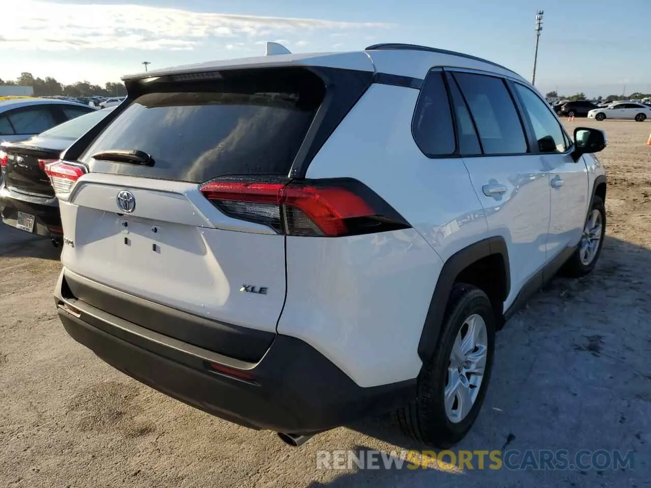 4 fotografías del automóvil dañado 2T3W1RFV0MC116512 TOYOTA RAV4 2021