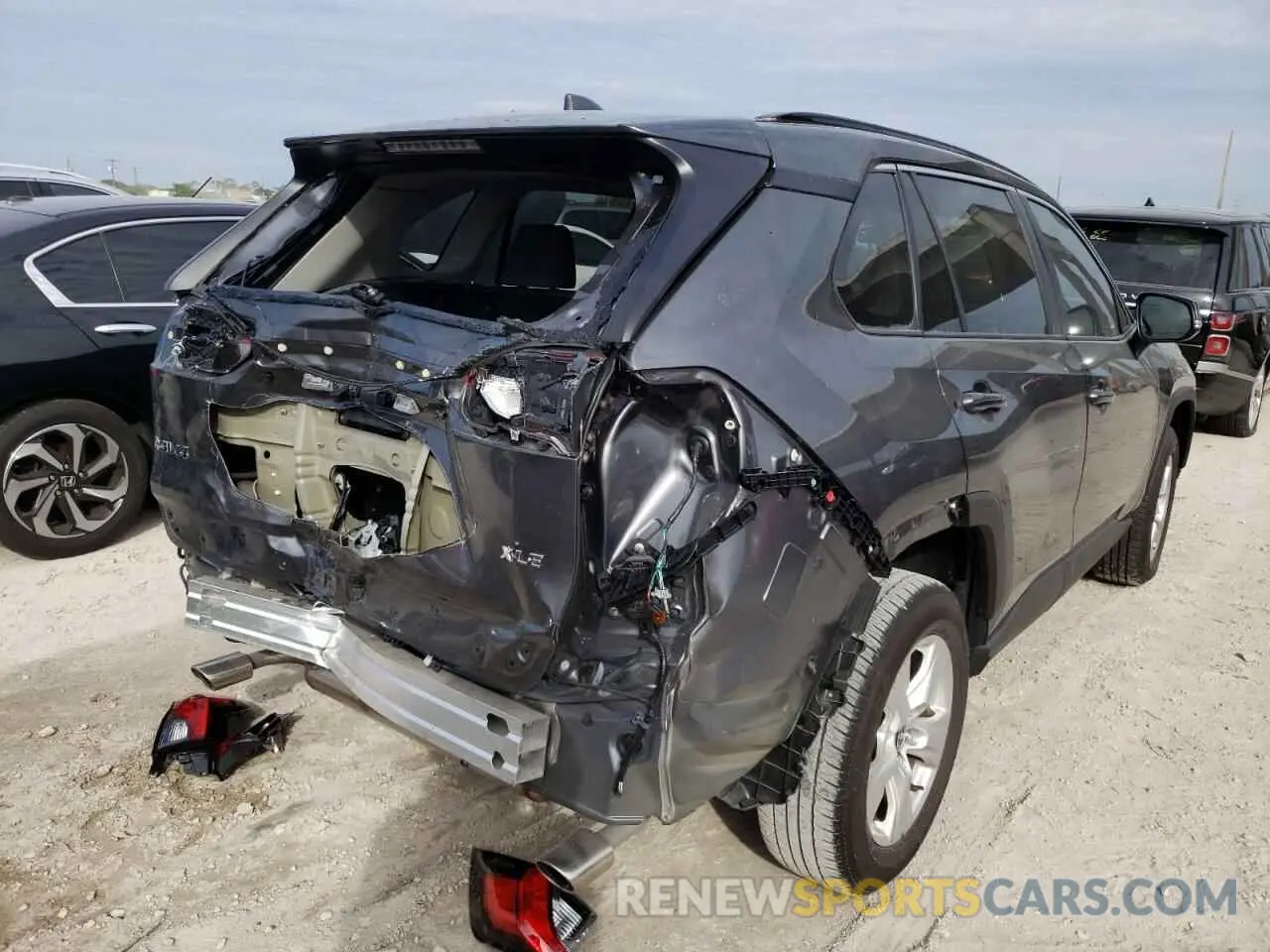 4 fotografías del automóvil dañado 2T3W1RFV0MC118017 TOYOTA RAV4 2021