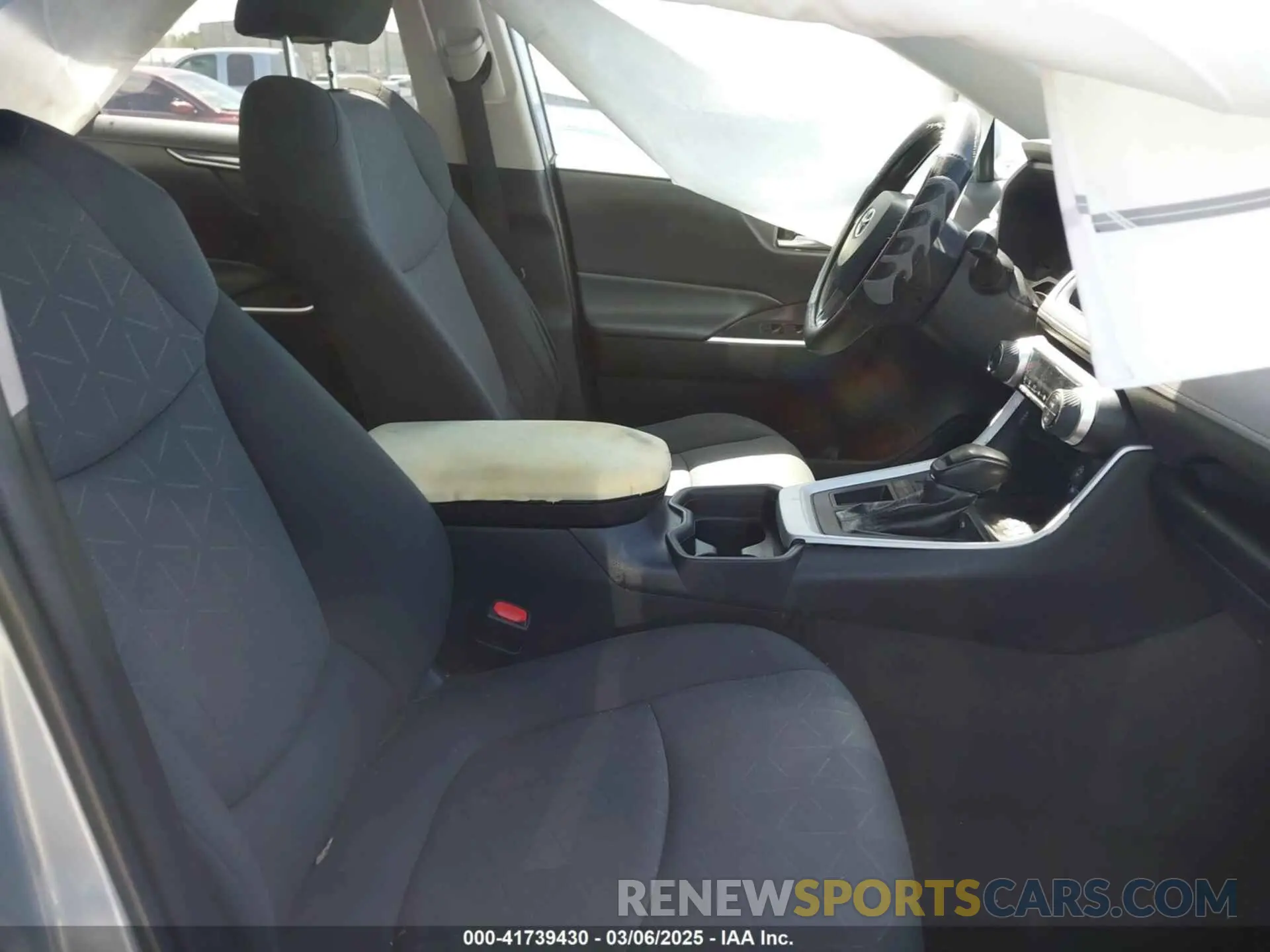 5 fotografías del automóvil dañado 2T3W1RFV0MW104858 TOYOTA RAV4 2021