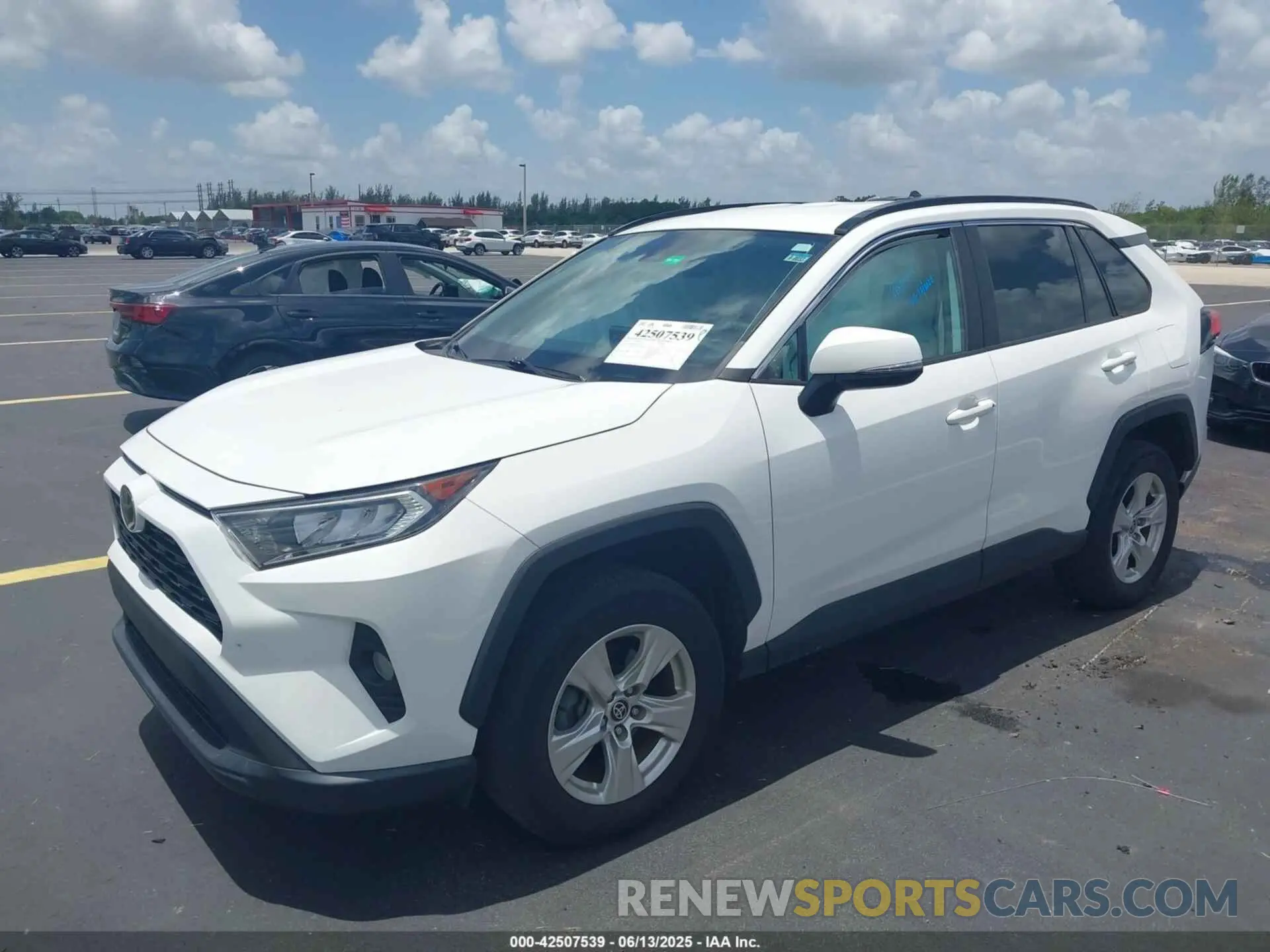 2 fotografías del automóvil dañado 2T3W1RFV1MC136218 TOYOTA RAV4 2021