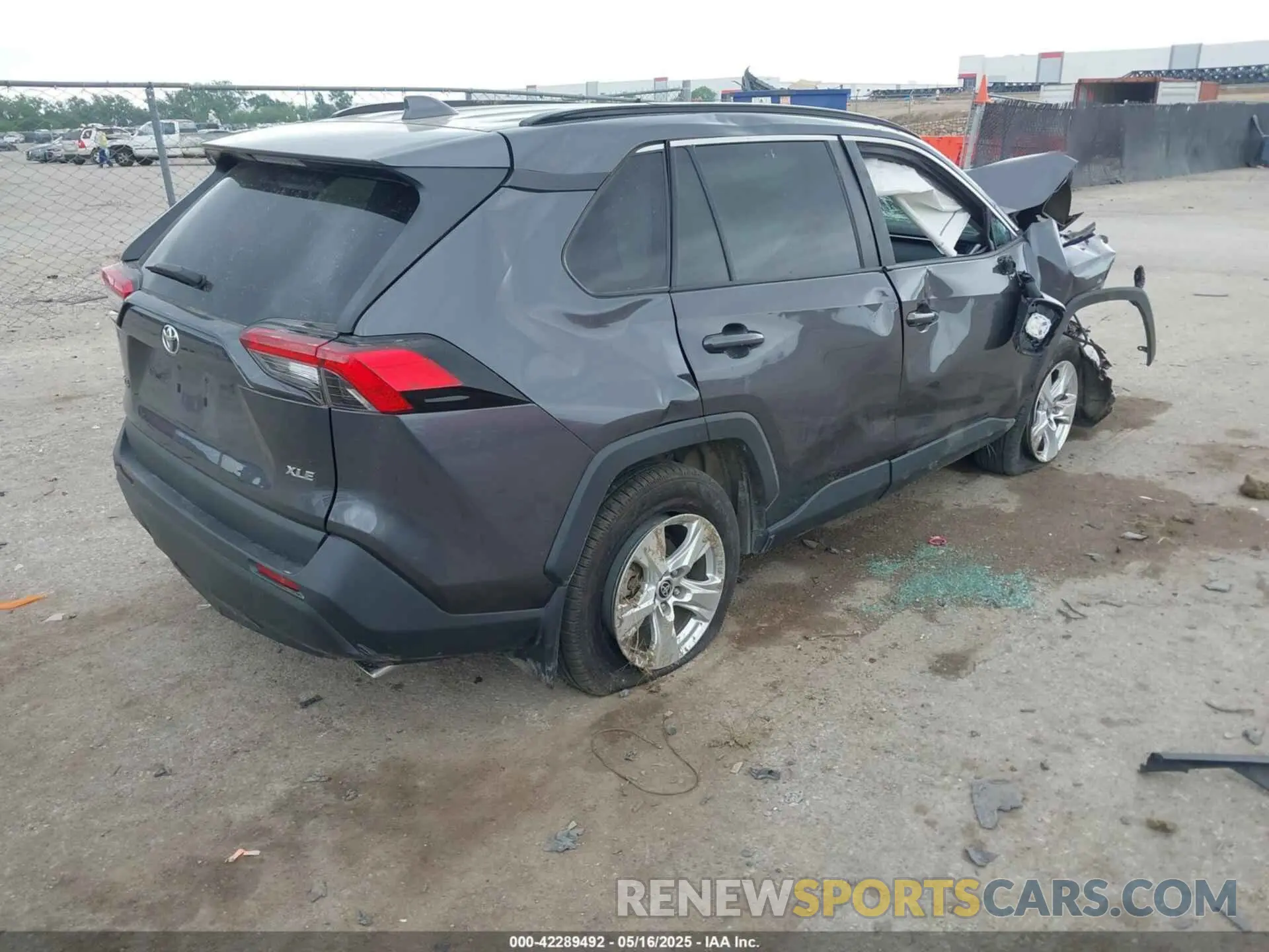 4 fotografías del automóvil dañado 2T3W1RFV2MC160236 TOYOTA RAV4 2021