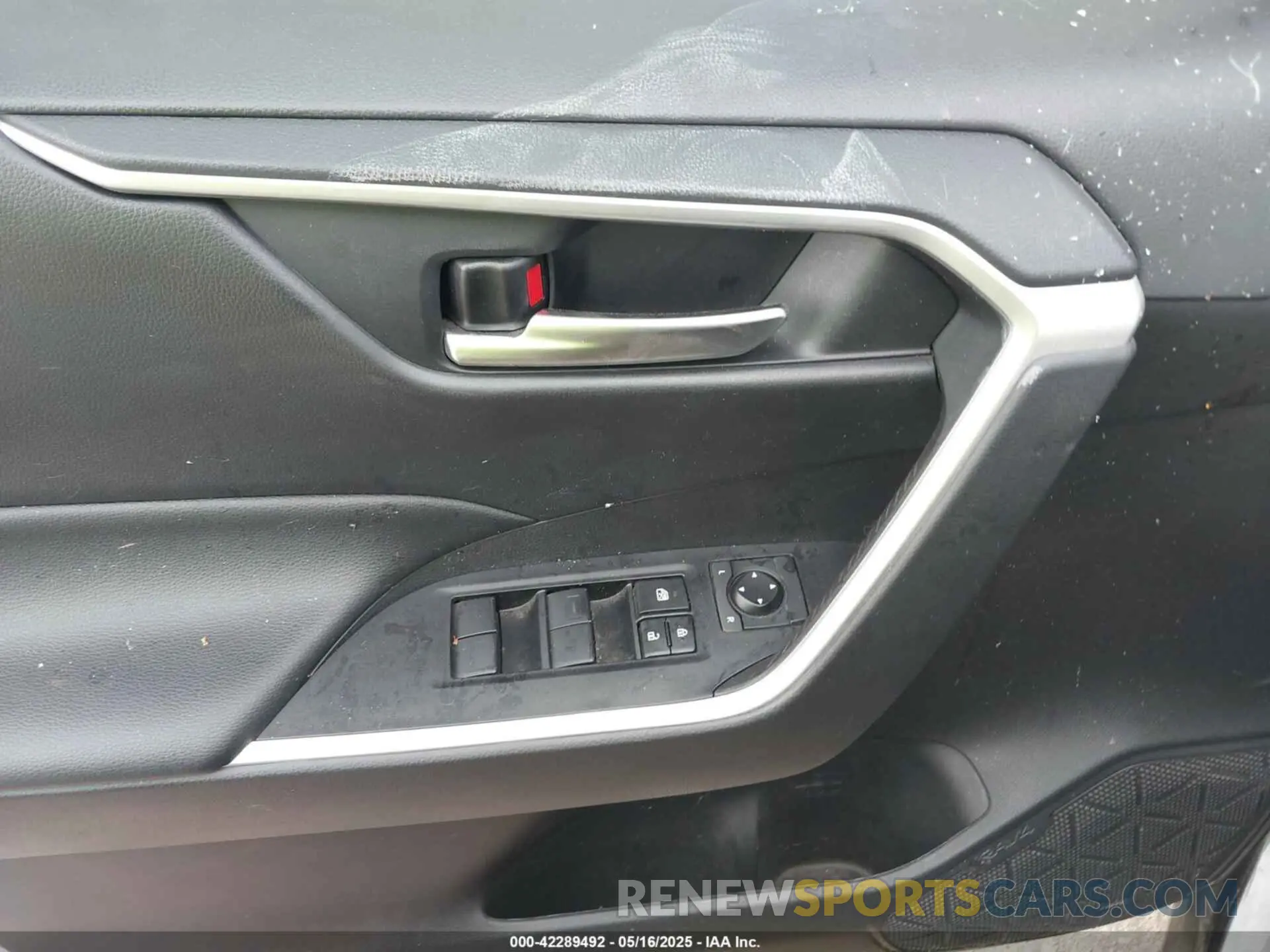 9 fotografías del automóvil dañado 2T3W1RFV2MC160236 TOYOTA RAV4 2021