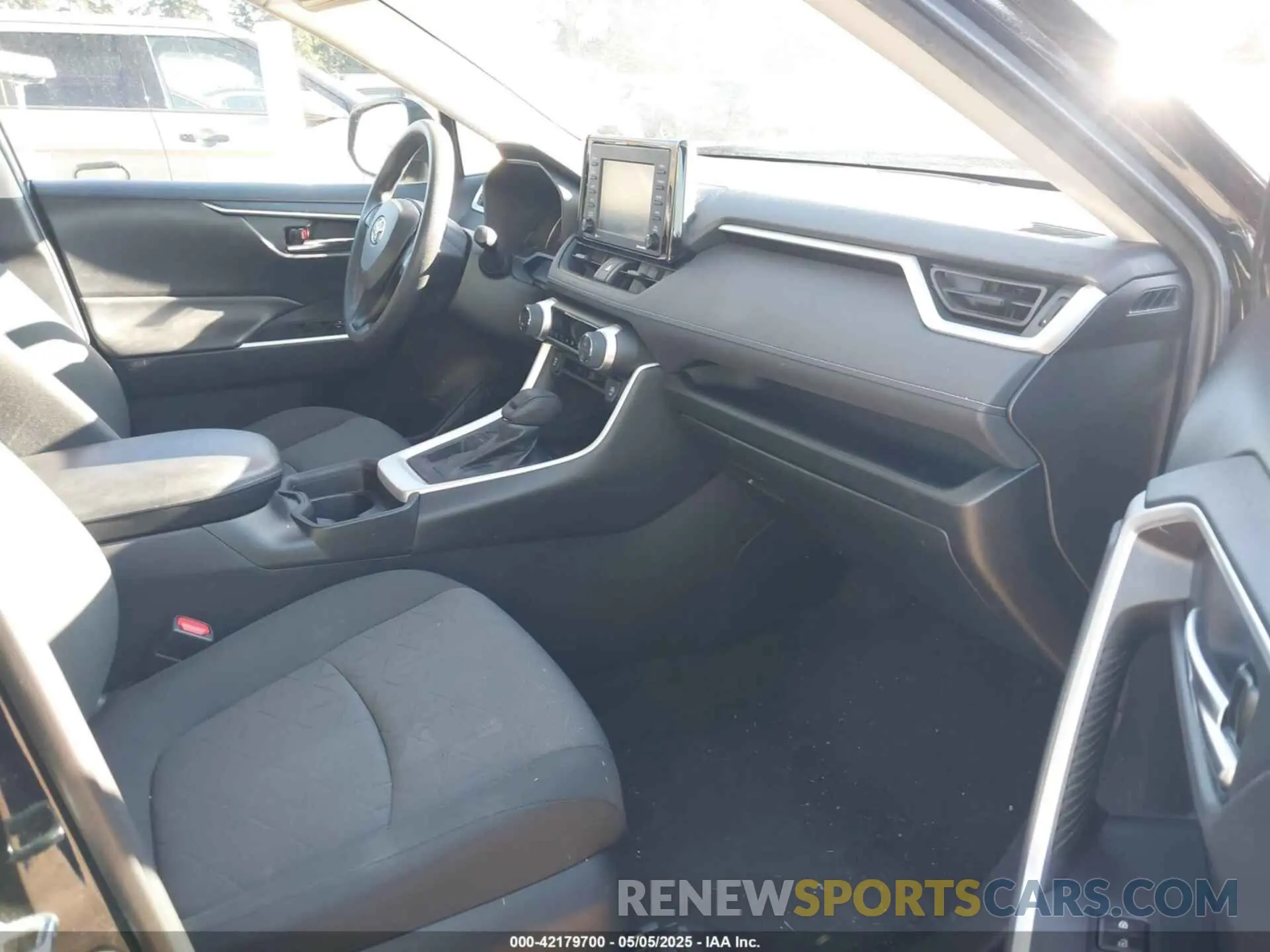 5 fotografías del automóvil dañado 2T3W1RFV3MC132459 TOYOTA RAV4 2021