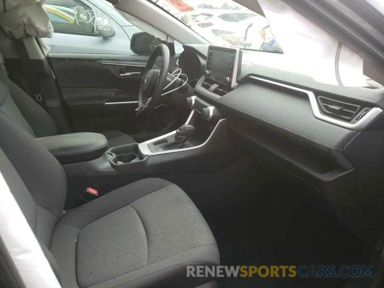 5 fotografías del automóvil dañado 2T3W1RFV4MC101575 TOYOTA RAV4 2021