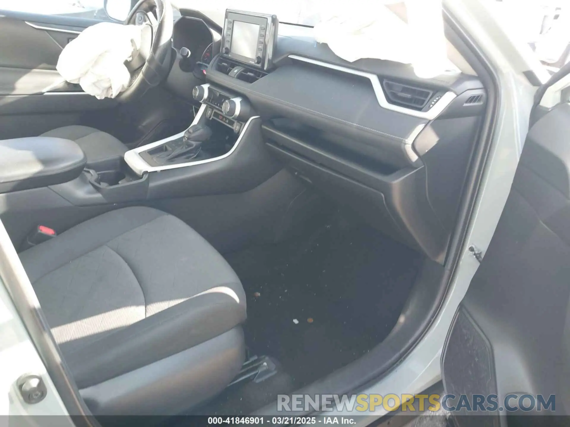 5 fotografías del automóvil dañado 2T3W1RFV4MW136969 TOYOTA RAV4 2021