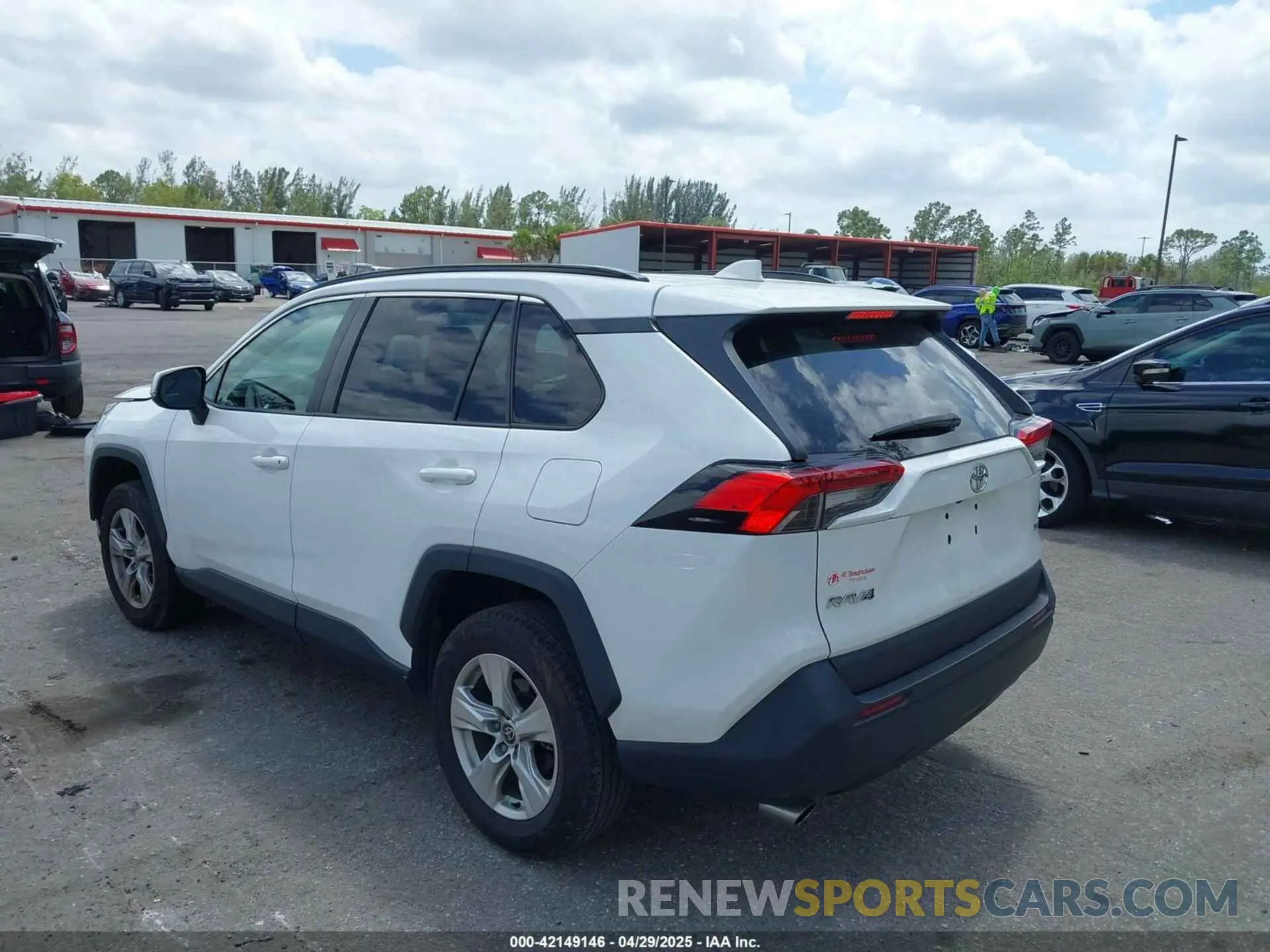 12 fotografías del automóvil dañado 2T3W1RFV6MC171885 TOYOTA RAV4 2021