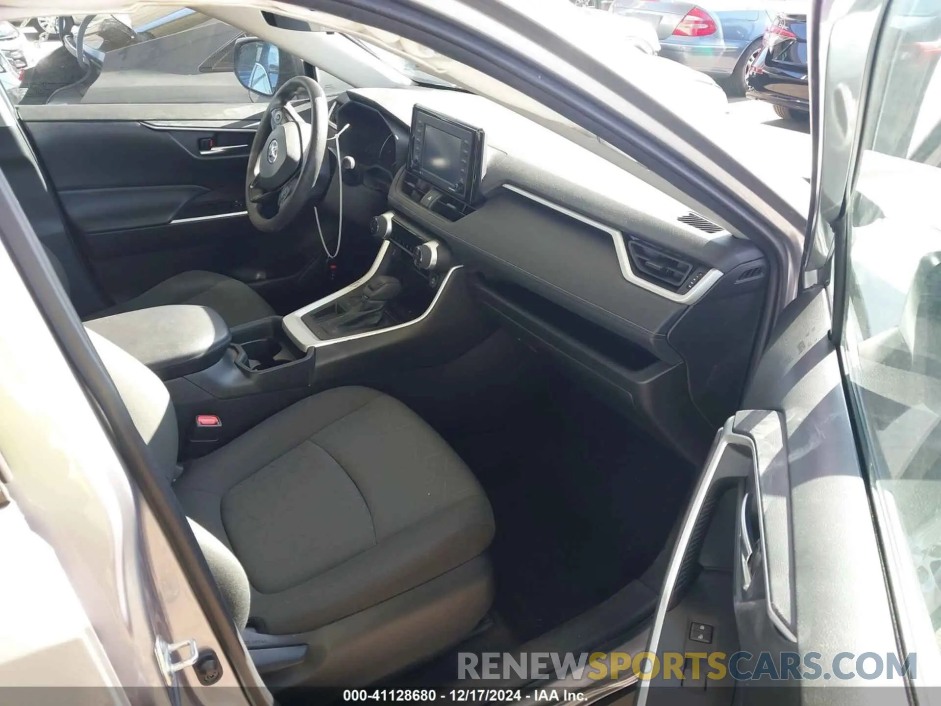 5 fotografías del automóvil dañado 2T3W1RFV8MC156658 TOYOTA RAV4 2021