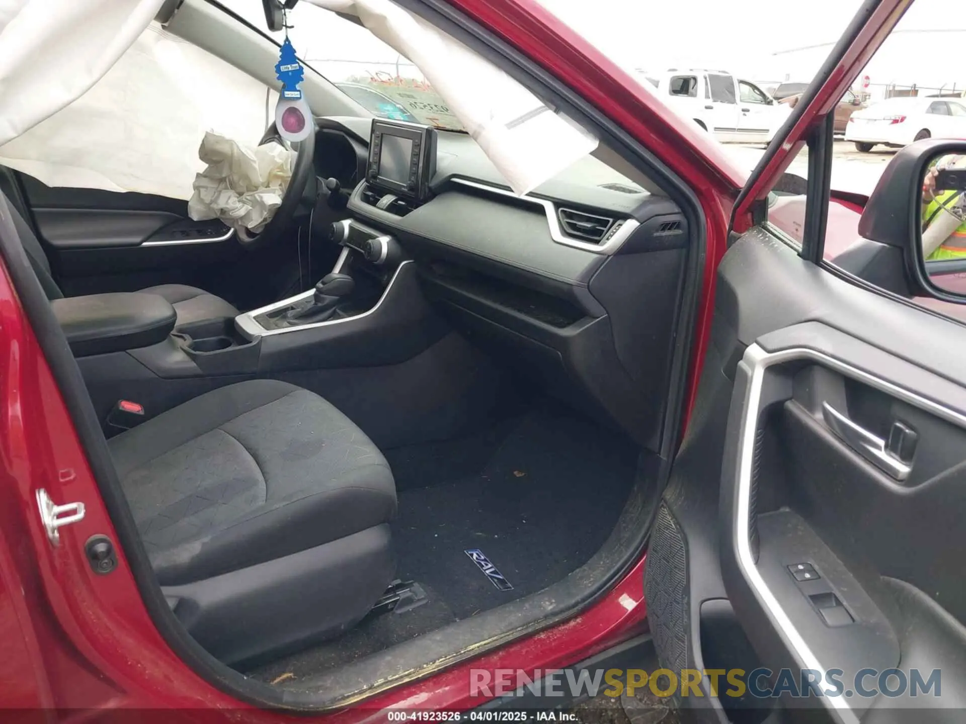 5 fotografías del automóvil dañado 2T3W1RFV8MW145089 TOYOTA RAV4 2021