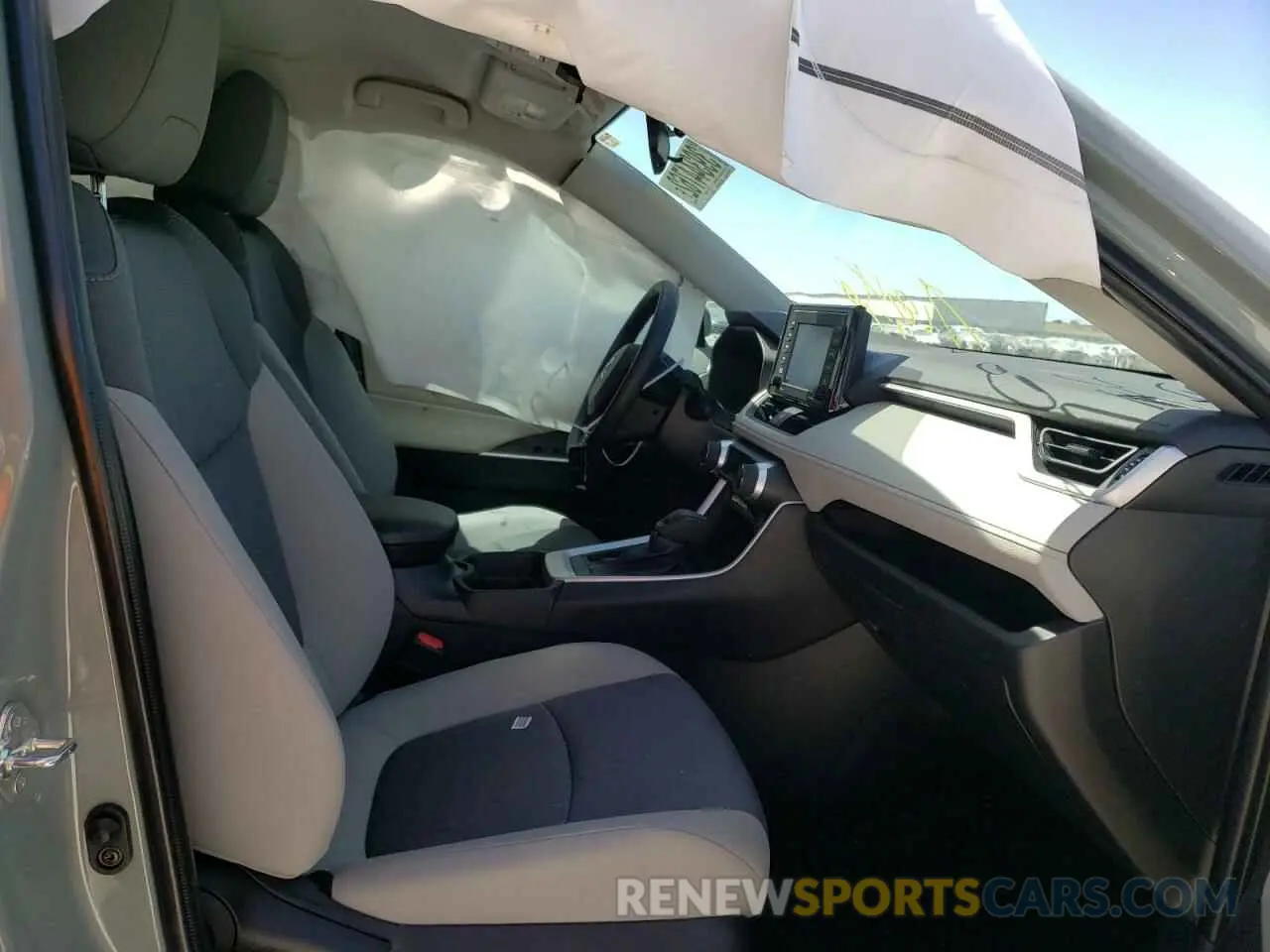 5 fotografías del automóvil dañado 2T3W1RFV8MW184779 TOYOTA RAV4 2021