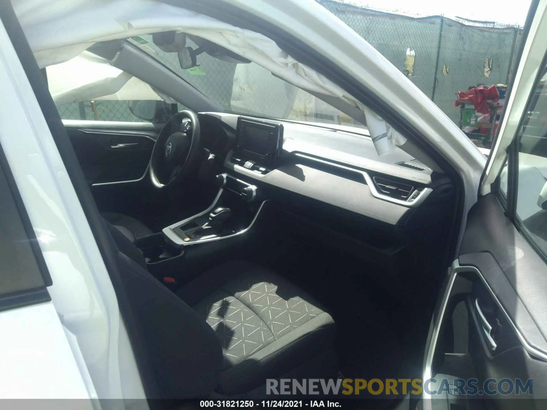 5 fotografías del automóvil dañado 2T3W1RFVXMW163660 TOYOTA RAV4 2021