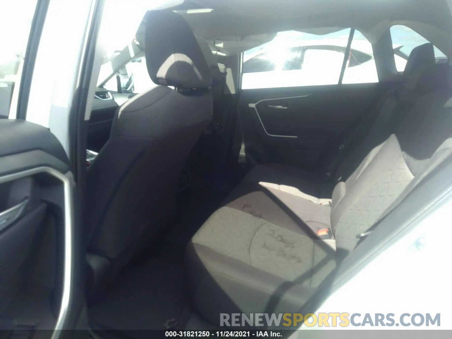 8 fotografías del automóvil dañado 2T3W1RFVXMW163660 TOYOTA RAV4 2021