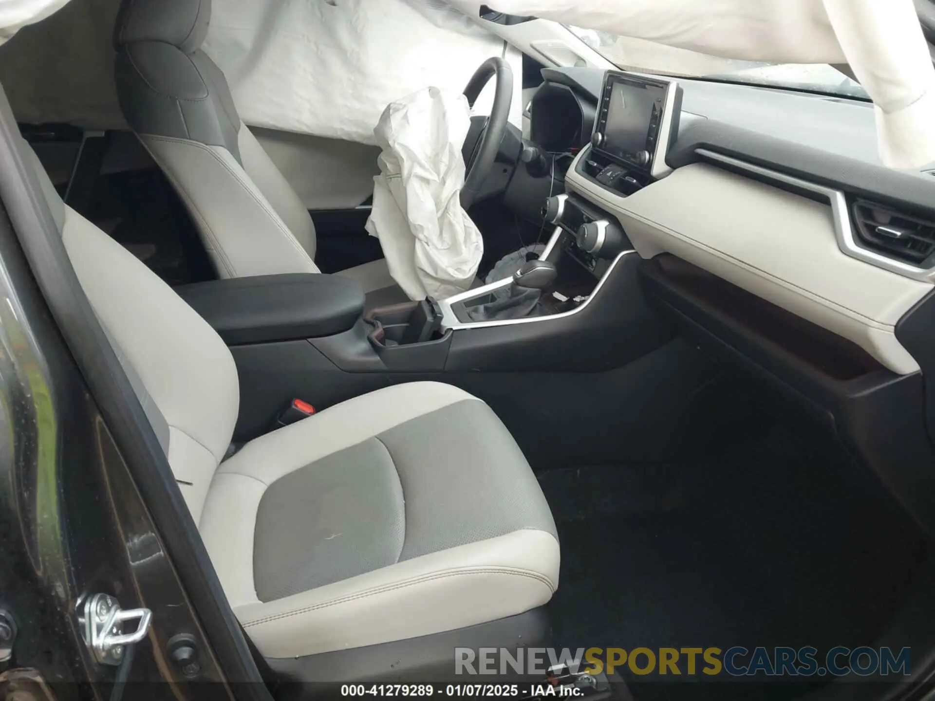 5 fotografías del automóvil dañado 2T3Y1RFV1MC138608 TOYOTA RAV4 2021