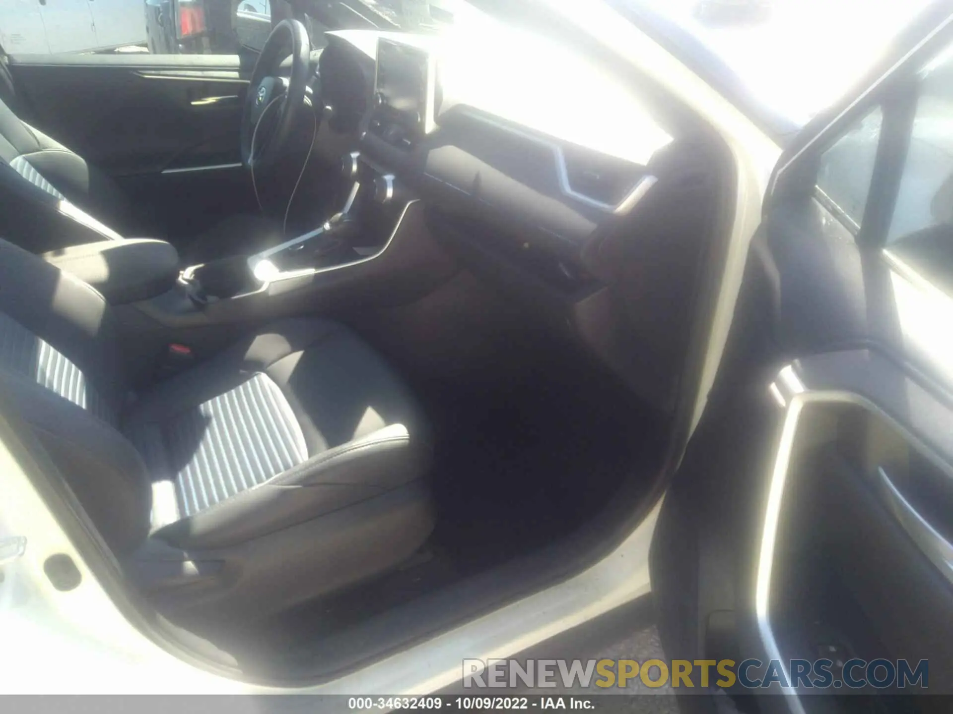5 fotografías del automóvil dañado 4T3E6RFV0MU061118 TOYOTA RAV4 2021