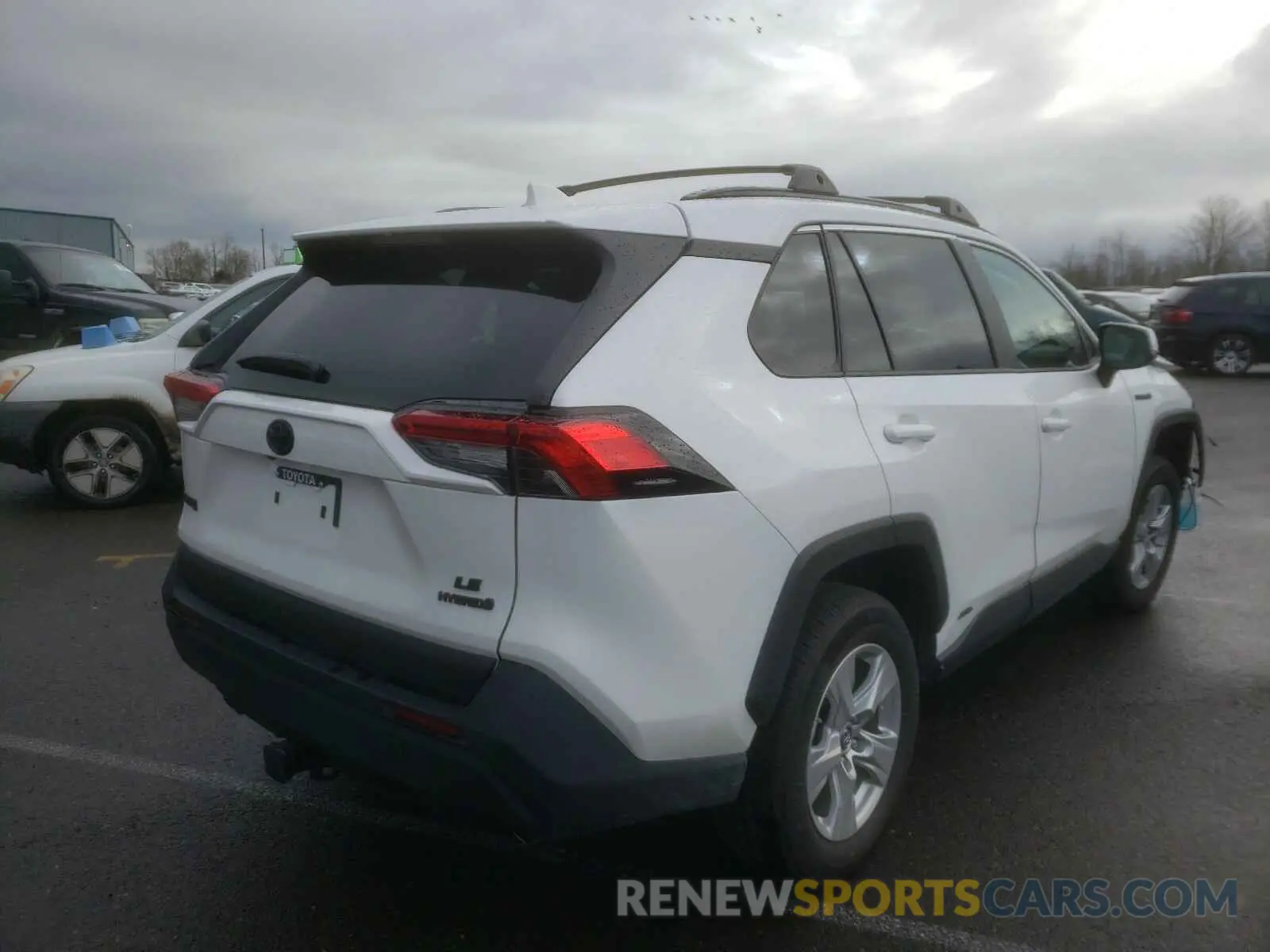 4 fotografías del automóvil dañado 4T3M6RFV8MU013359 TOYOTA RAV4 2021