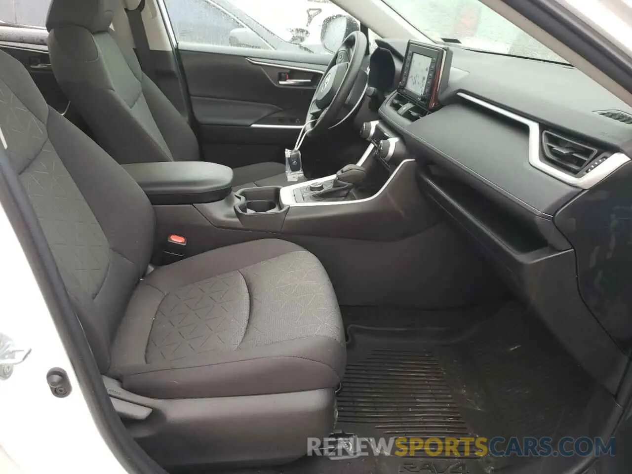 5 fotografías del automóvil dañado 4T3RWRFV8MU045038 TOYOTA RAV4 2021