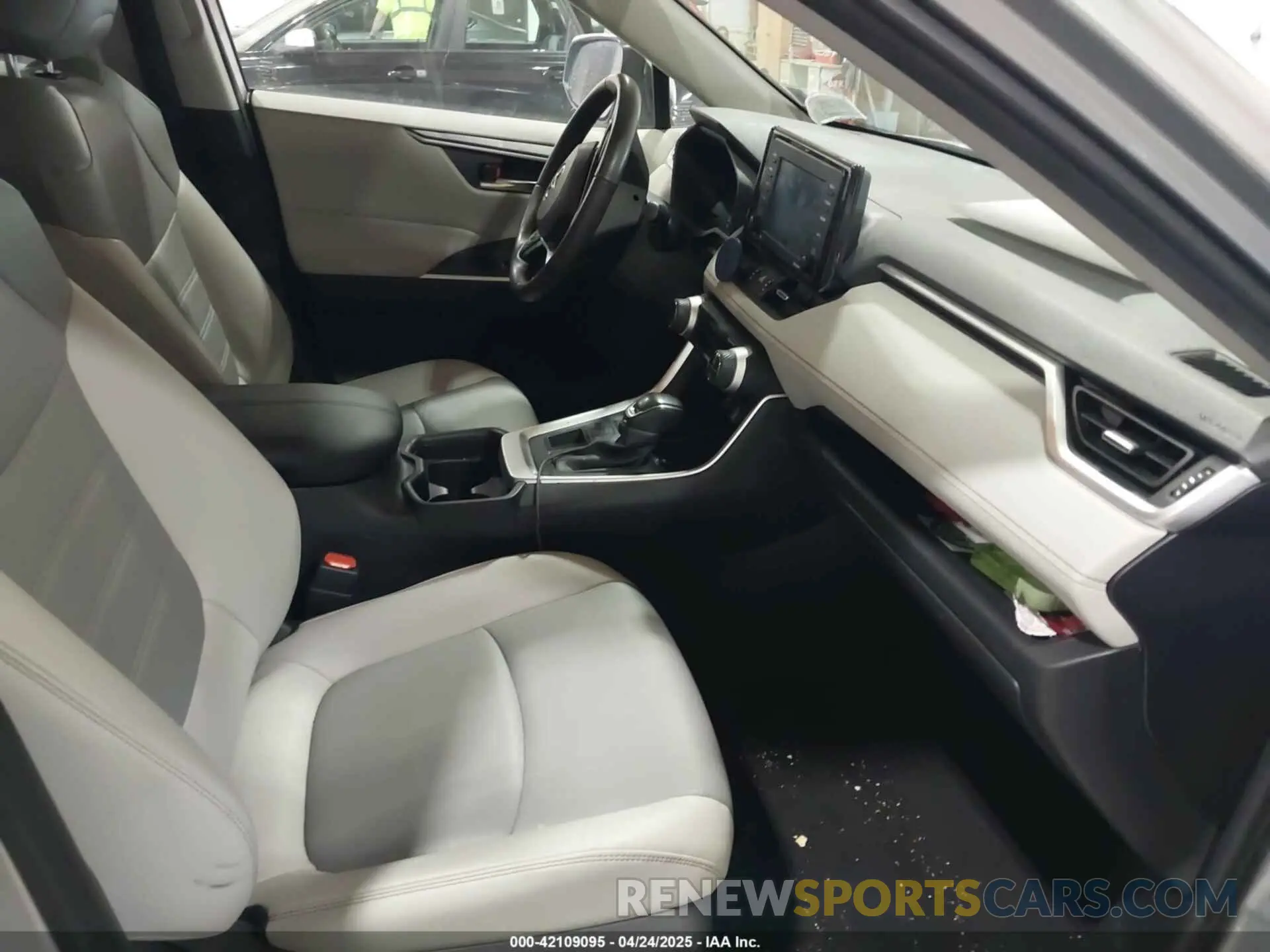 5 fotografías del automóvil dañado JTMA1RFV3MD075296 TOYOTA RAV4 2021