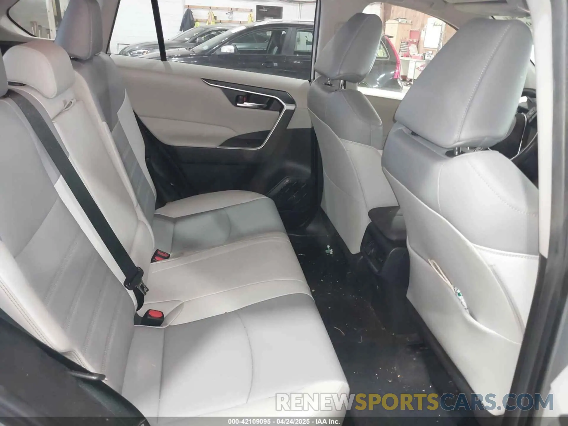 8 fotografías del automóvil dañado JTMA1RFV3MD075296 TOYOTA RAV4 2021