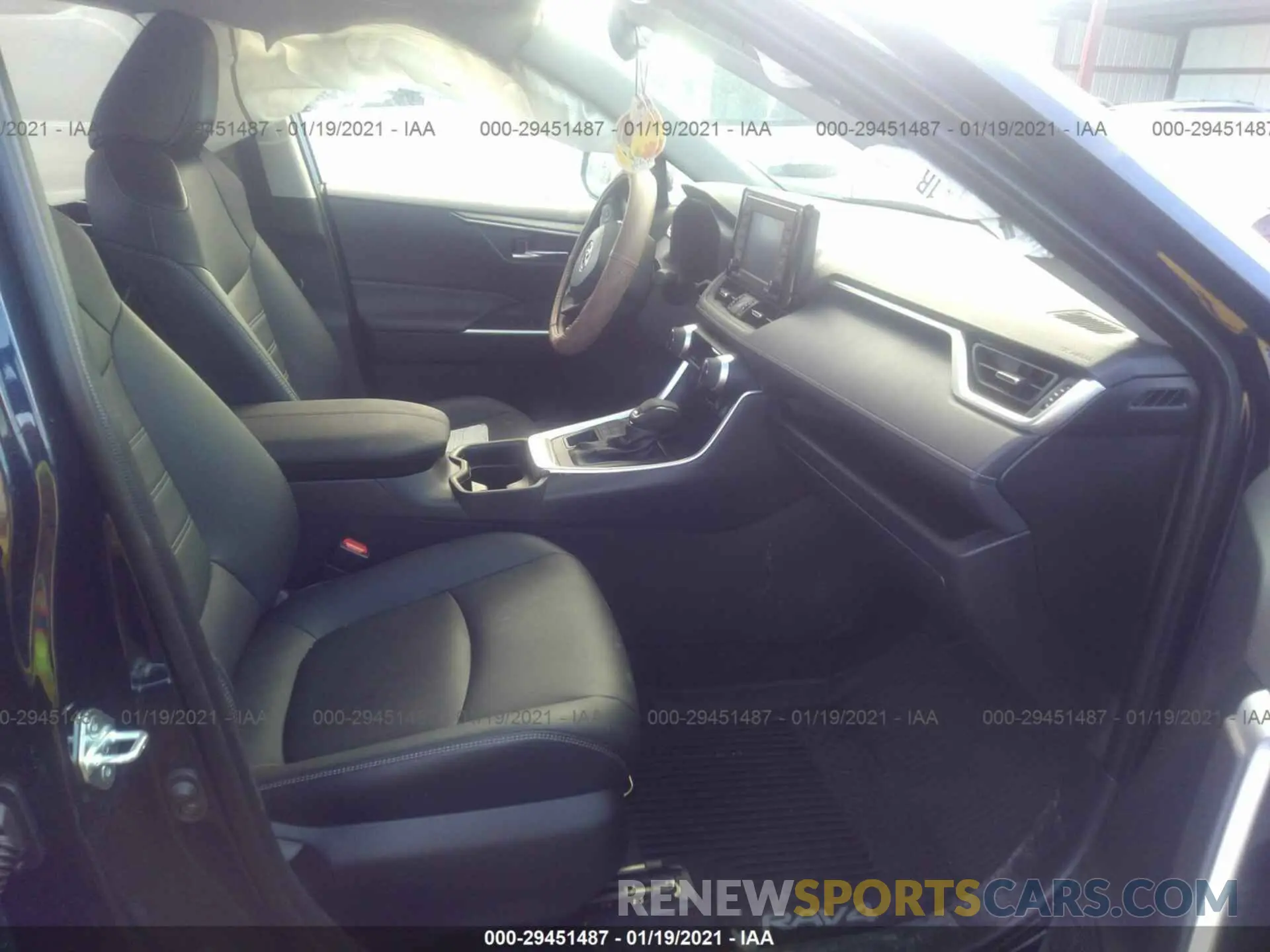 5 fotografías del automóvil dañado JTMA1RFV5MD531749 TOYOTA RAV4 2021