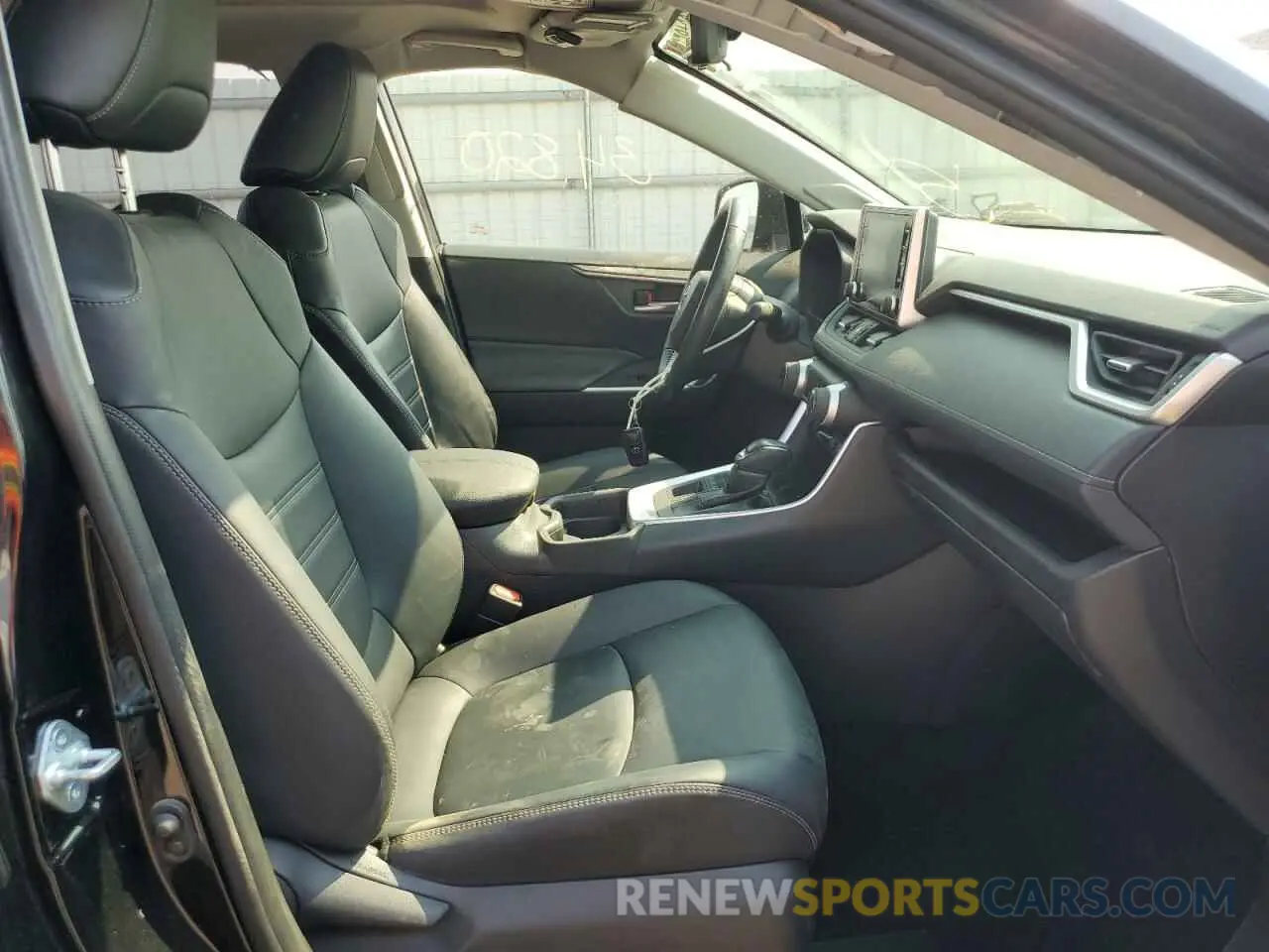 5 fotografías del automóvil dañado JTMA1RFV8MD069994 TOYOTA RAV4 2021